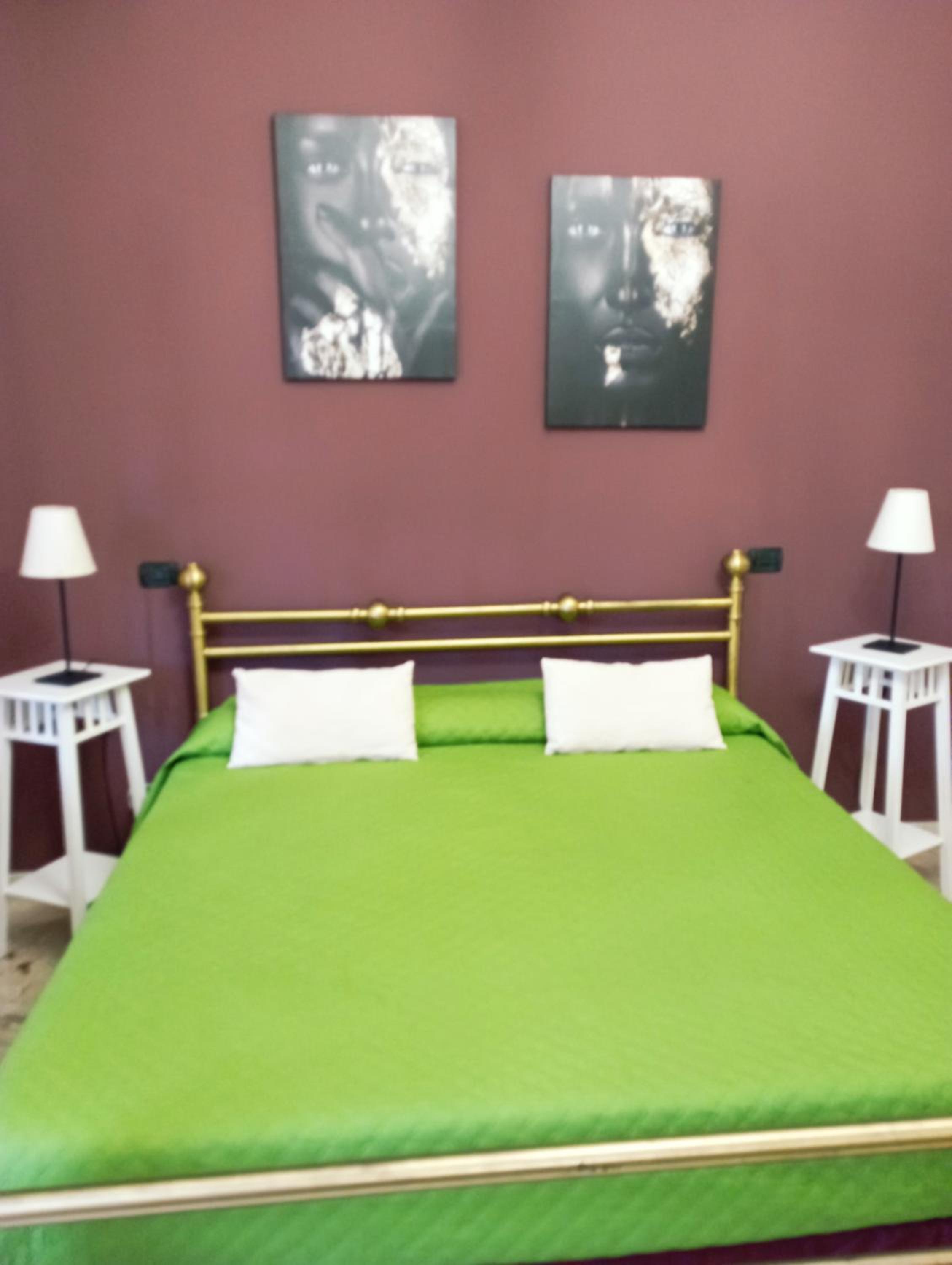 B&B 