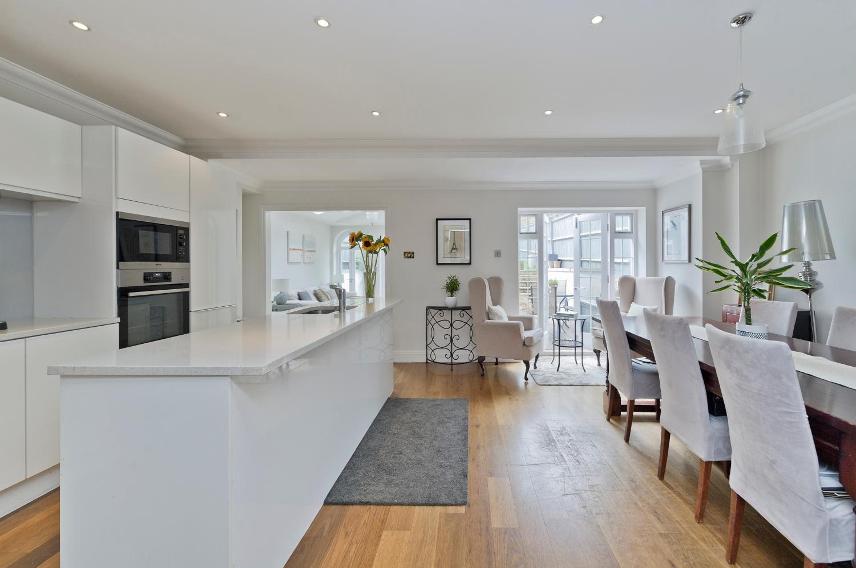 Veeve - Wimbledon Village Gem photo 2