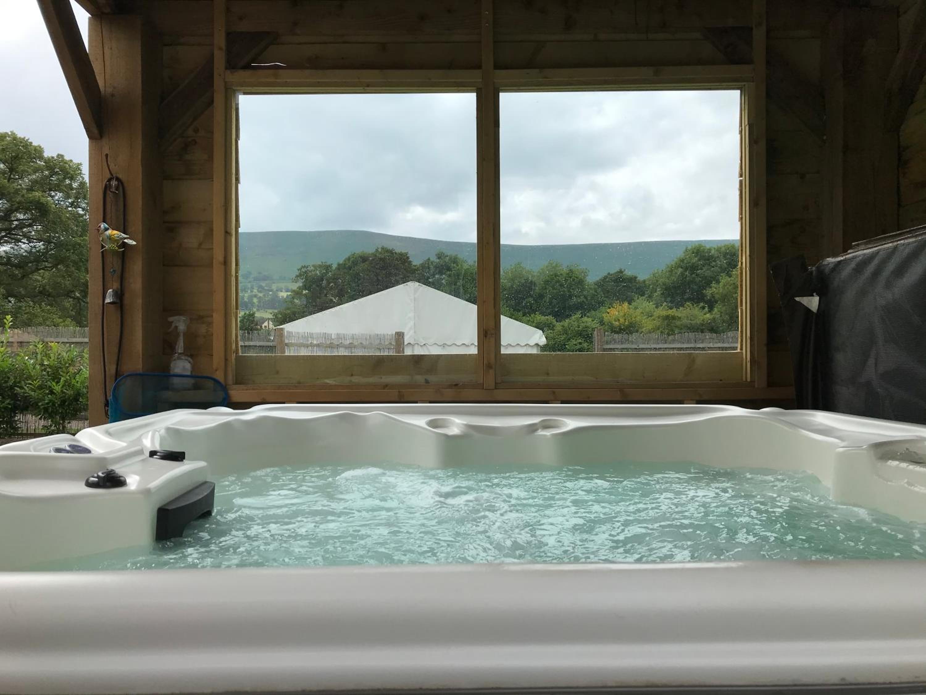 Stunning railway carriage with private hot tub view 2