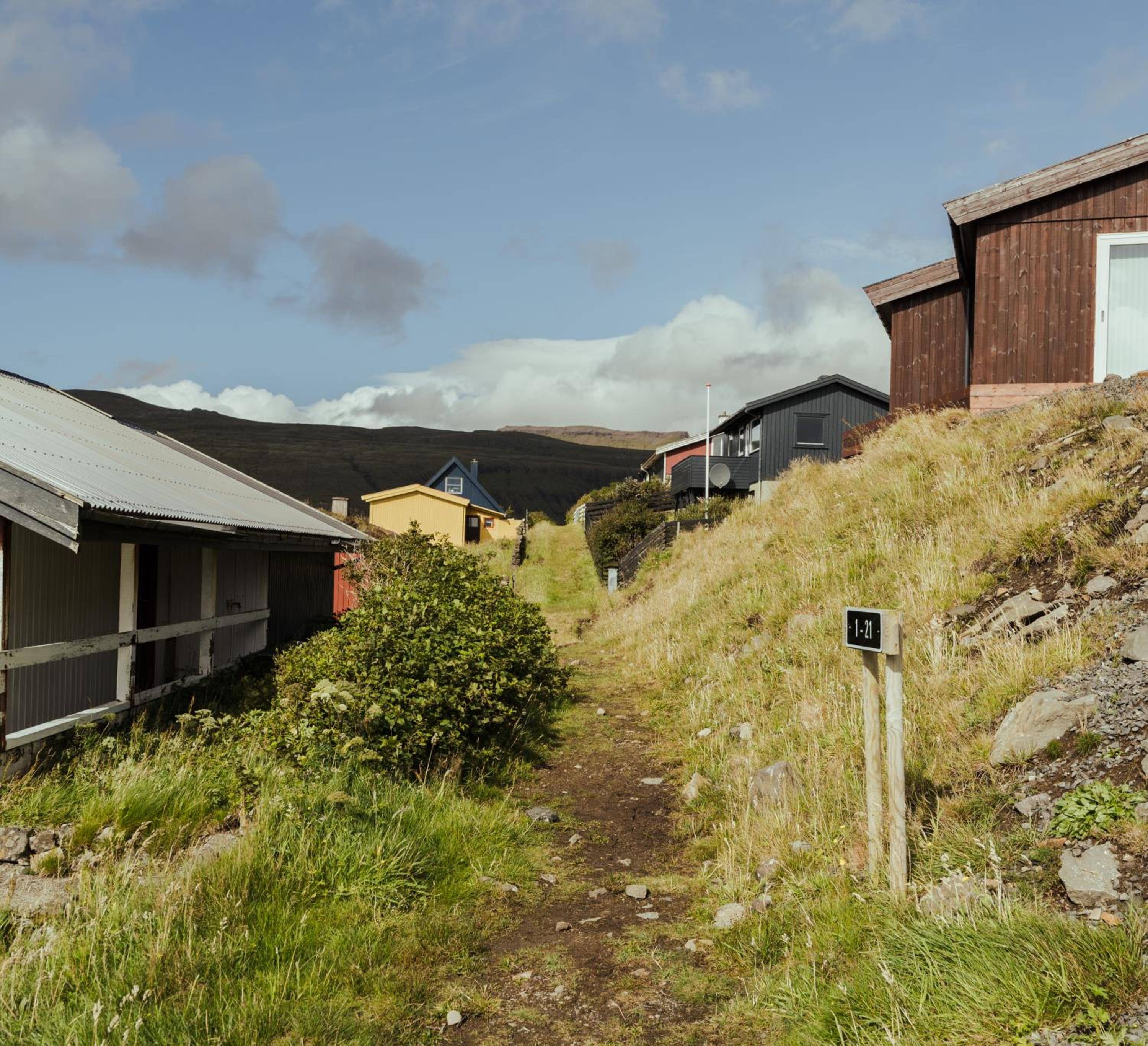 Cozy 2-bedroom house with a fantastic view view 2