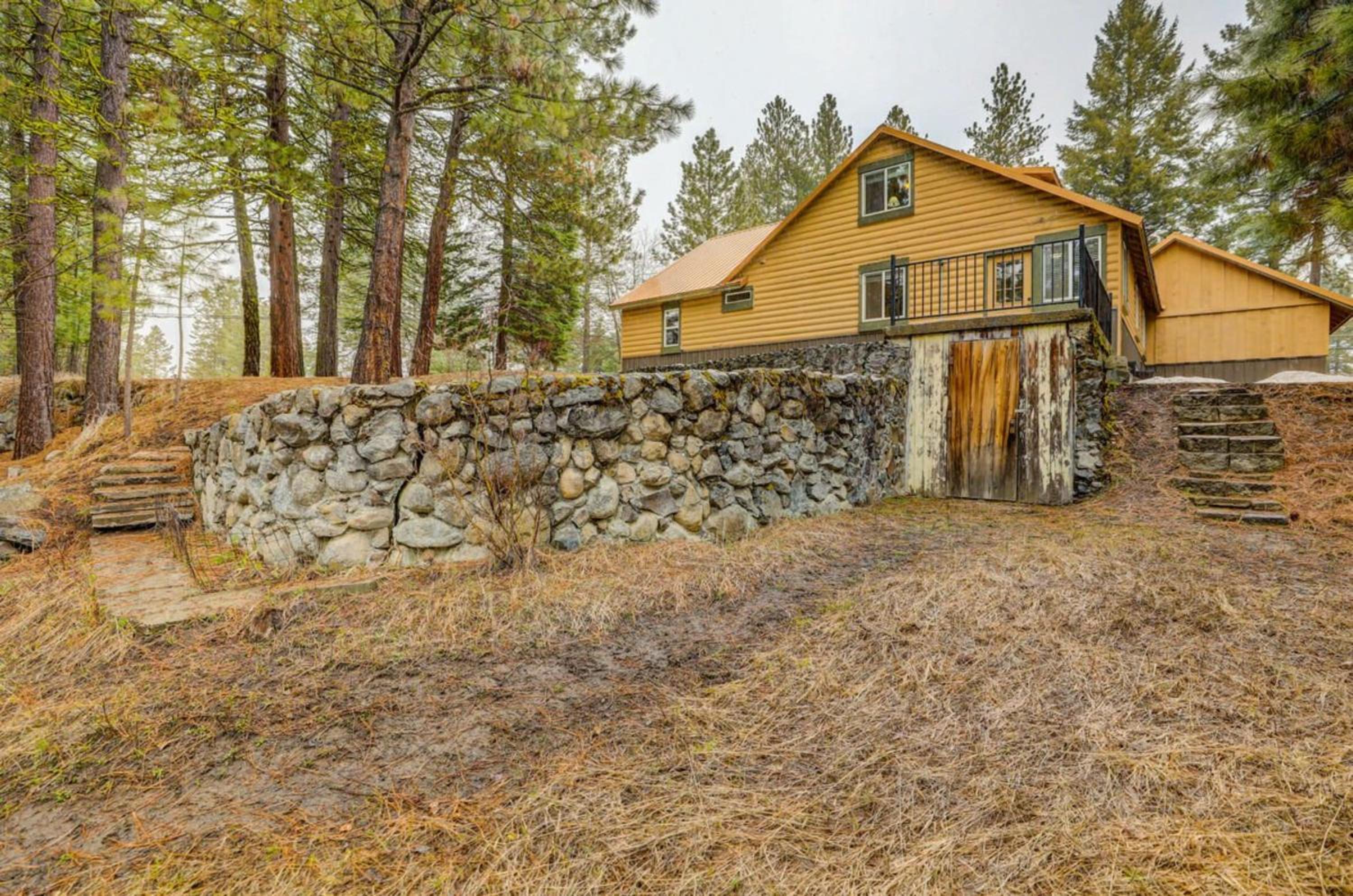 1 Particular Pine by Casago McCall - Donerightmanagement in McCall, US