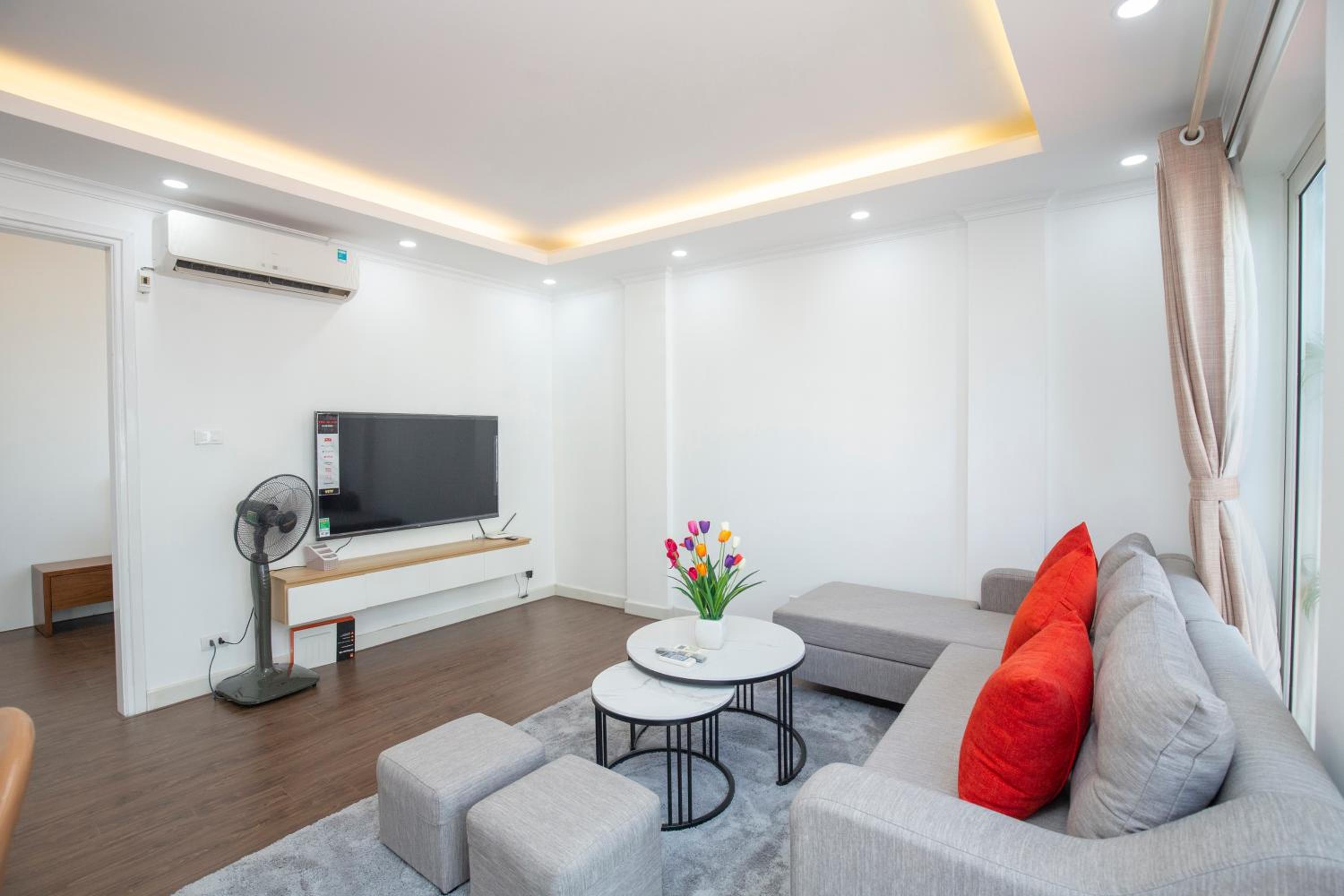 Sumitomo Tower-1 Bed Apartment & Hotel