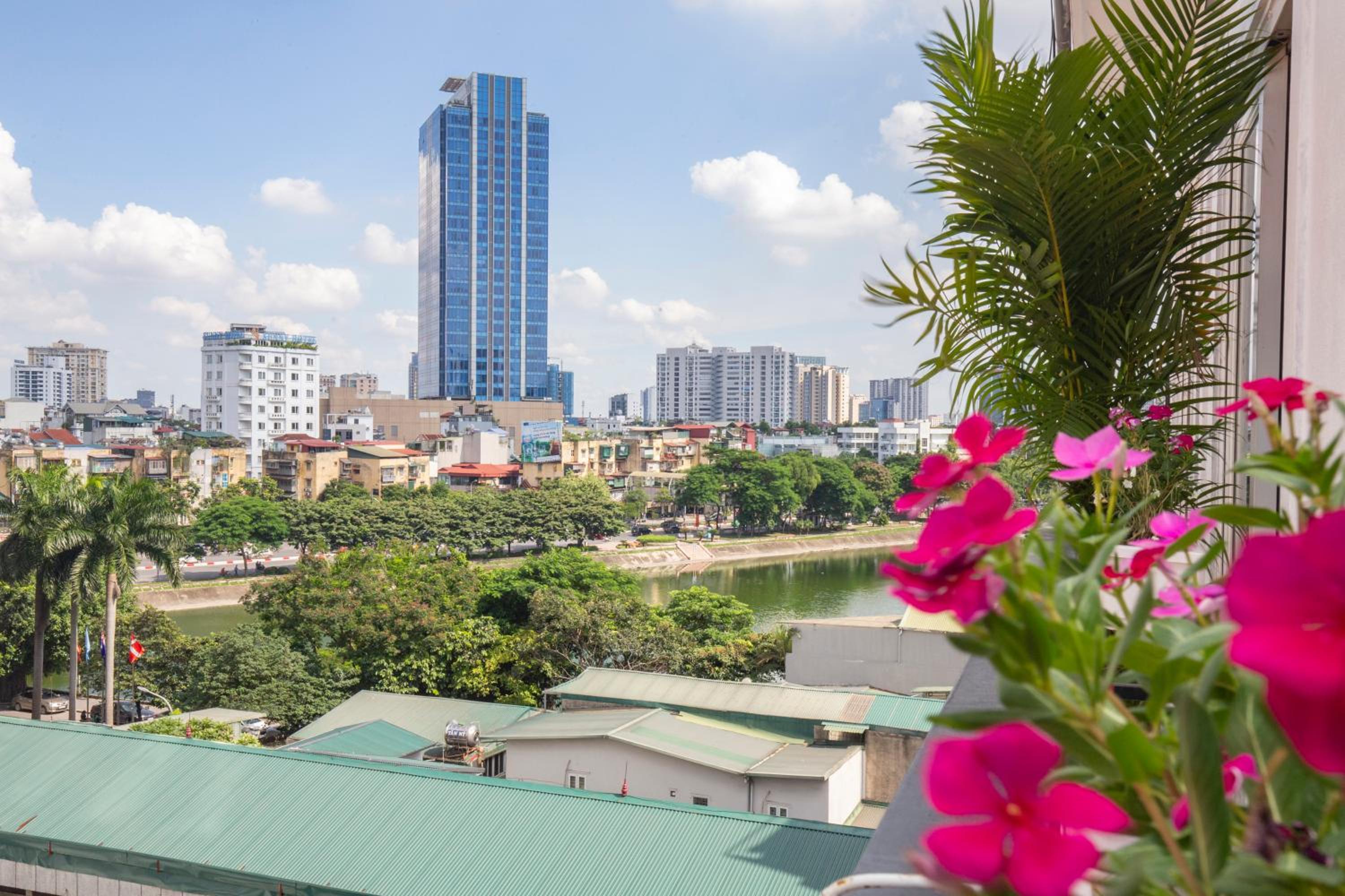 Sumitomo Tower-1 Bed Apartment & Hotel