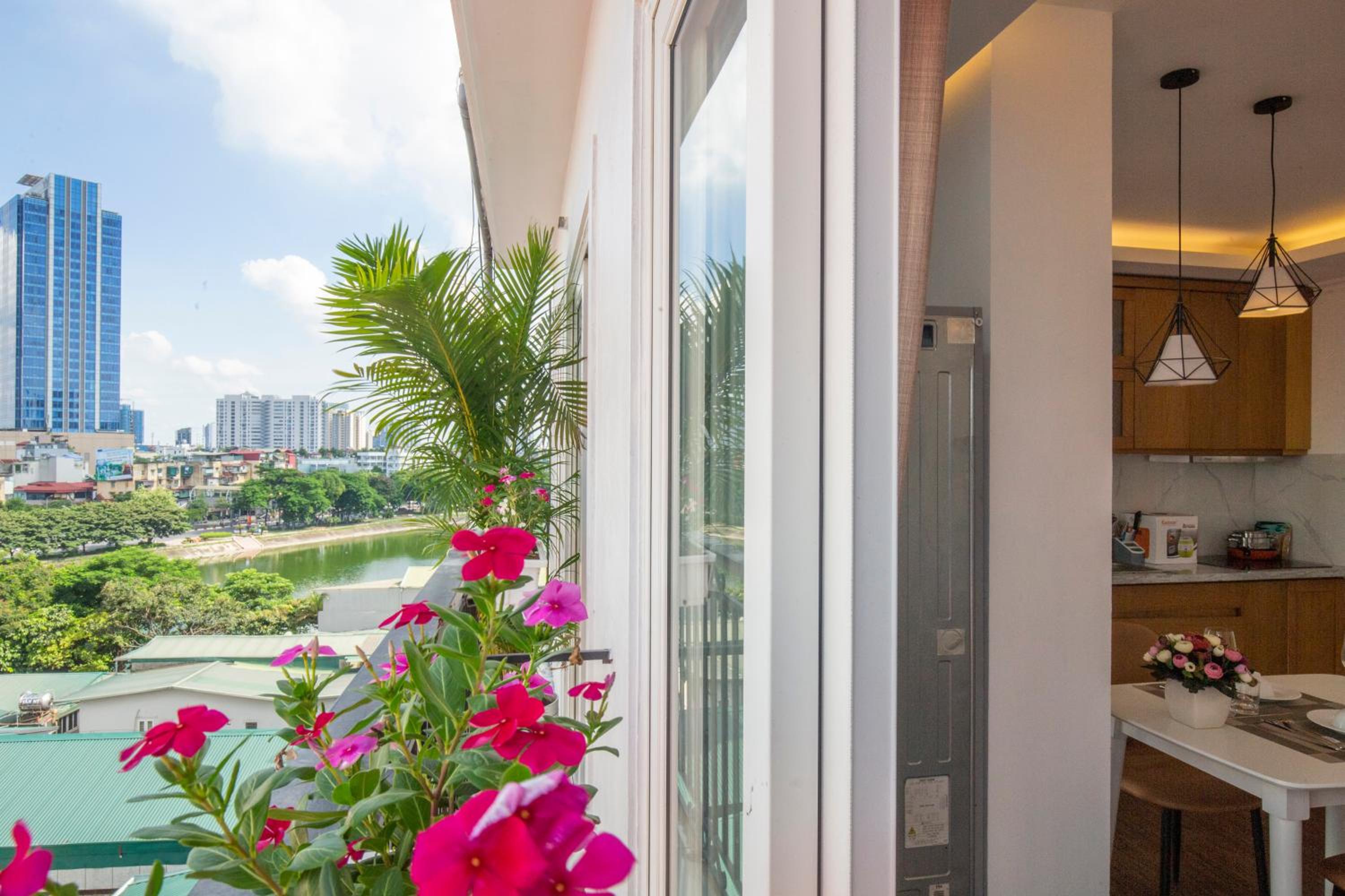 Sumitomo Tower-1 Bed Apartment & Hotel