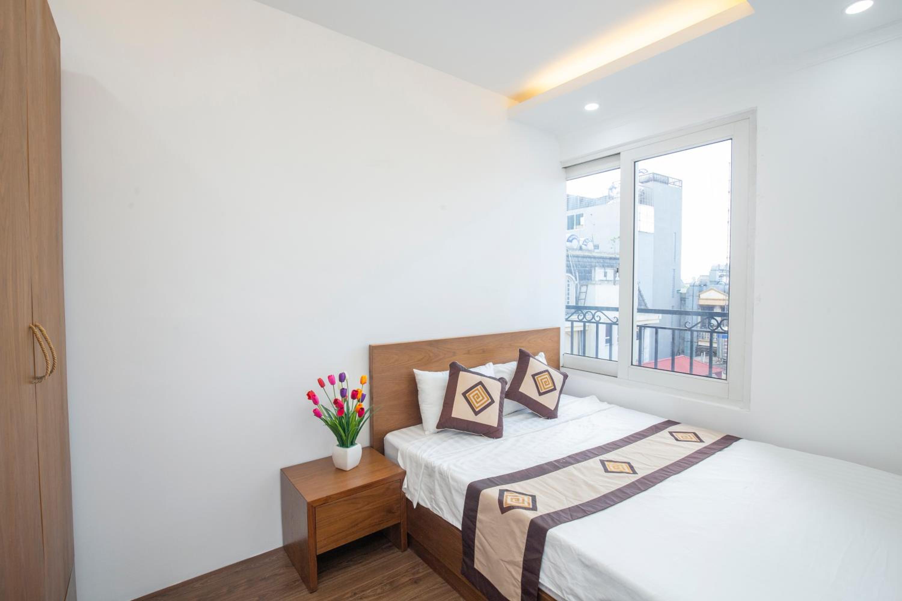 Sumitomo Tower-1 Bed Apartment & Hotel