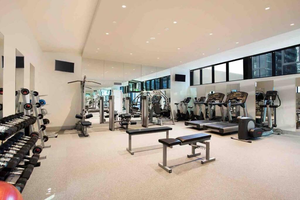 Modern 3 Bedroom Apartment in Southbank
