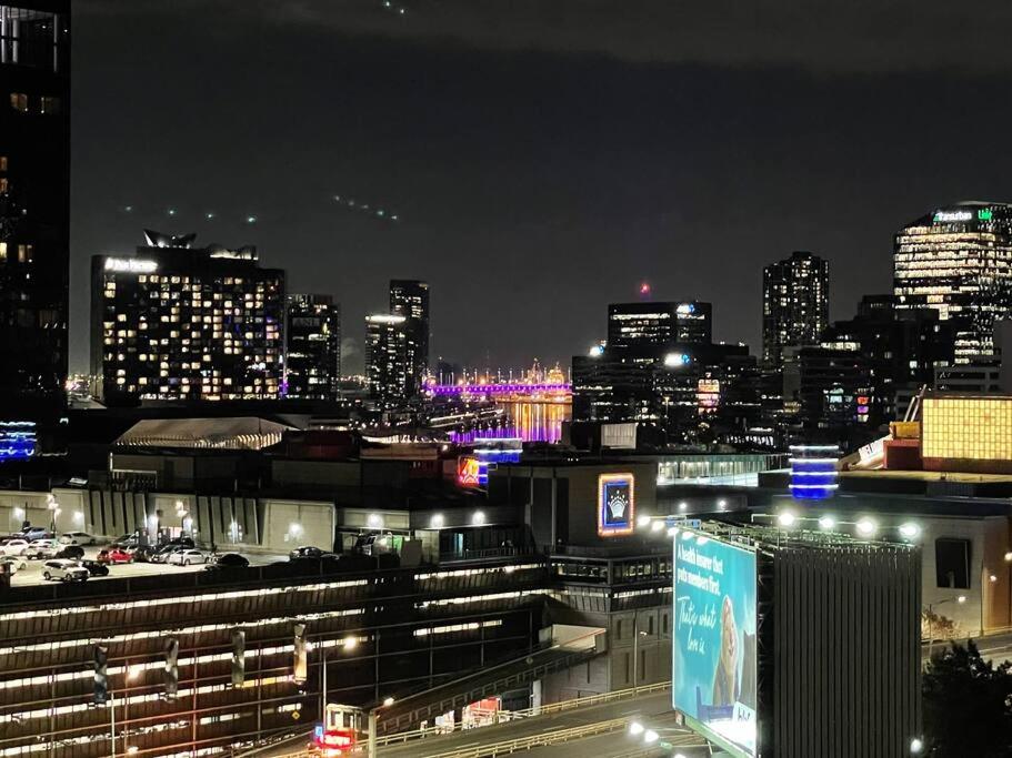 Modern 3 Bedroom Apartment in Southbank