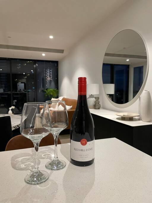 Modern 3 Bedroom Apartment in Southbank