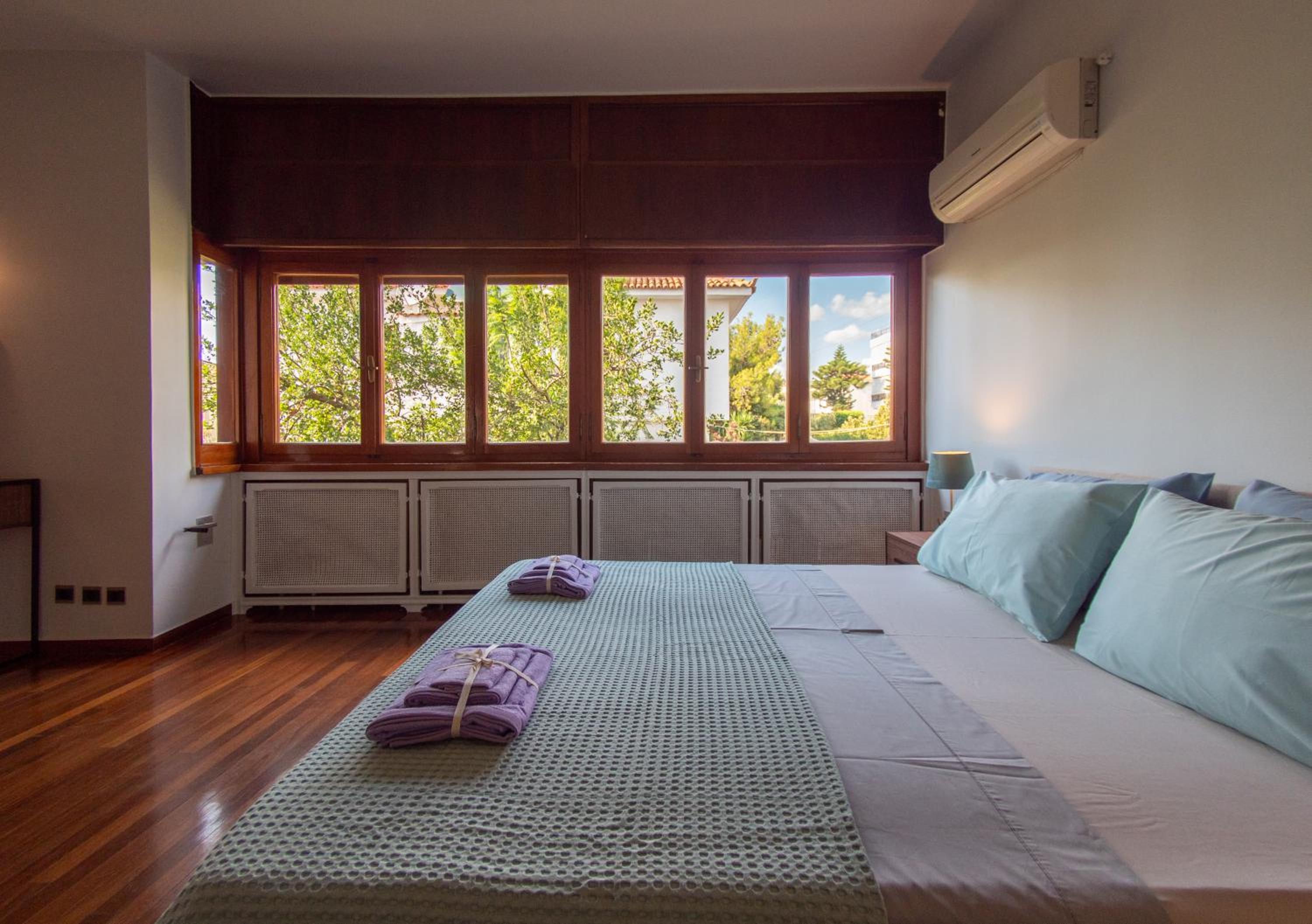 VILLA ZOE Seaside Unique Villa Voula