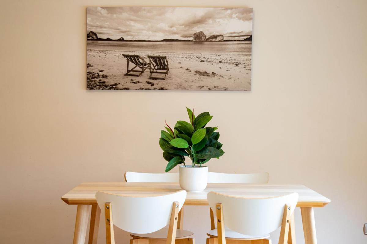 Comfy & luminous terrace apartment photo 5