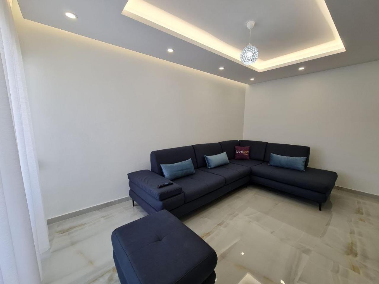 Alvi apartment
