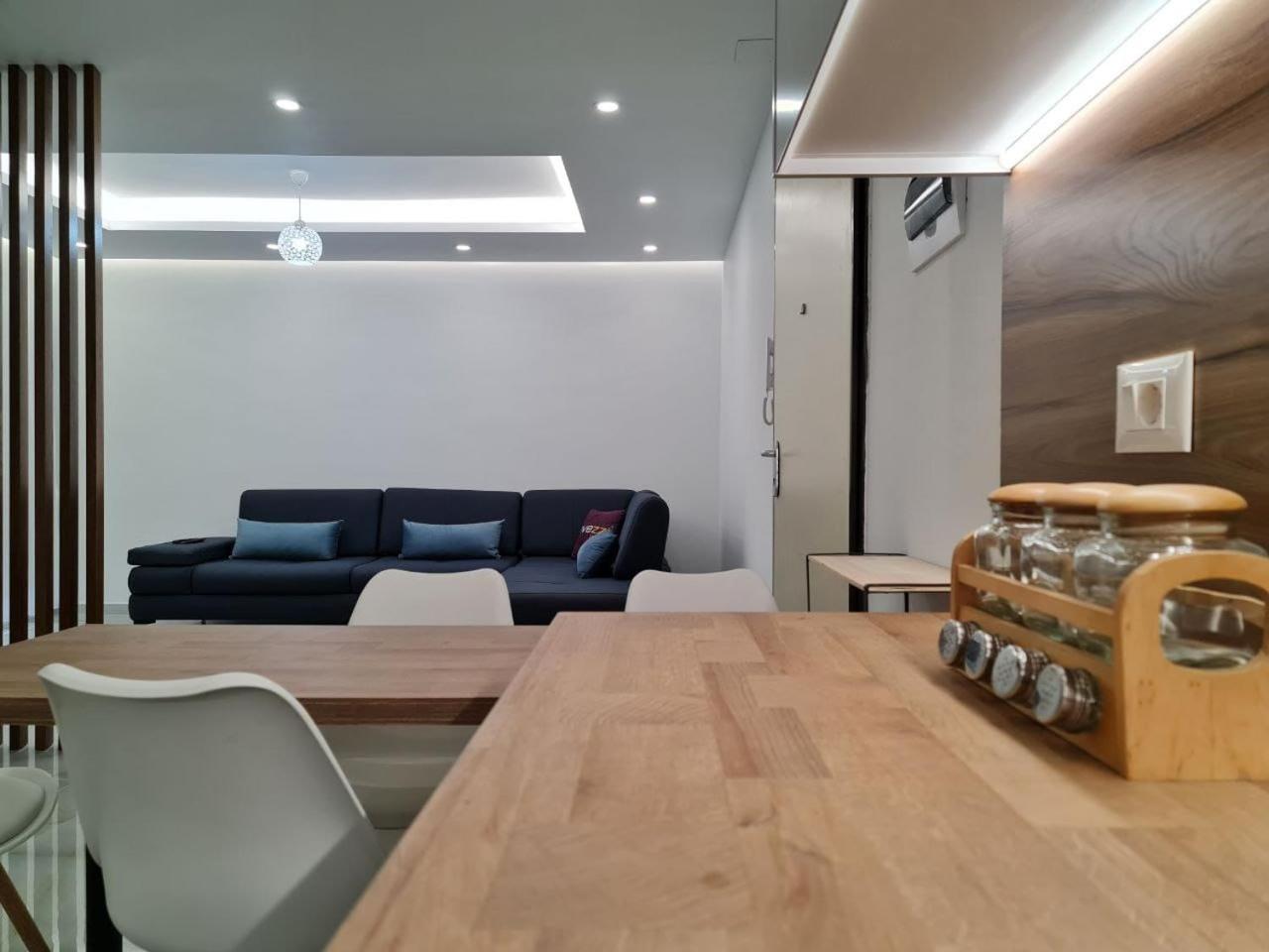 Alvi apartment