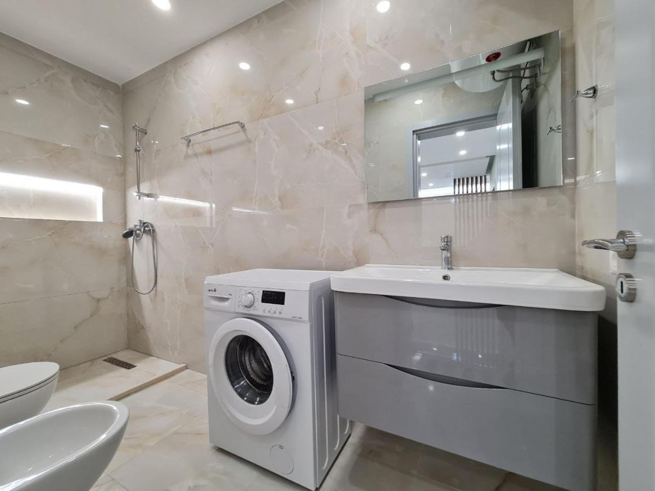Alvi apartment