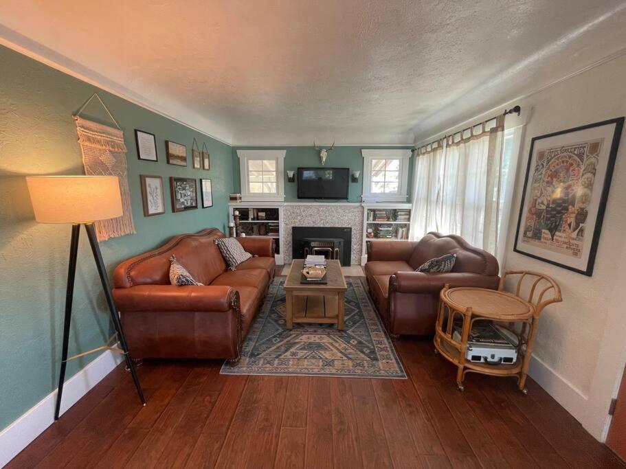 Quaint house in the heart of Idaho Falls view 3