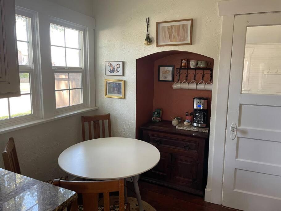 Quaint house in the heart of Idaho Falls view 5