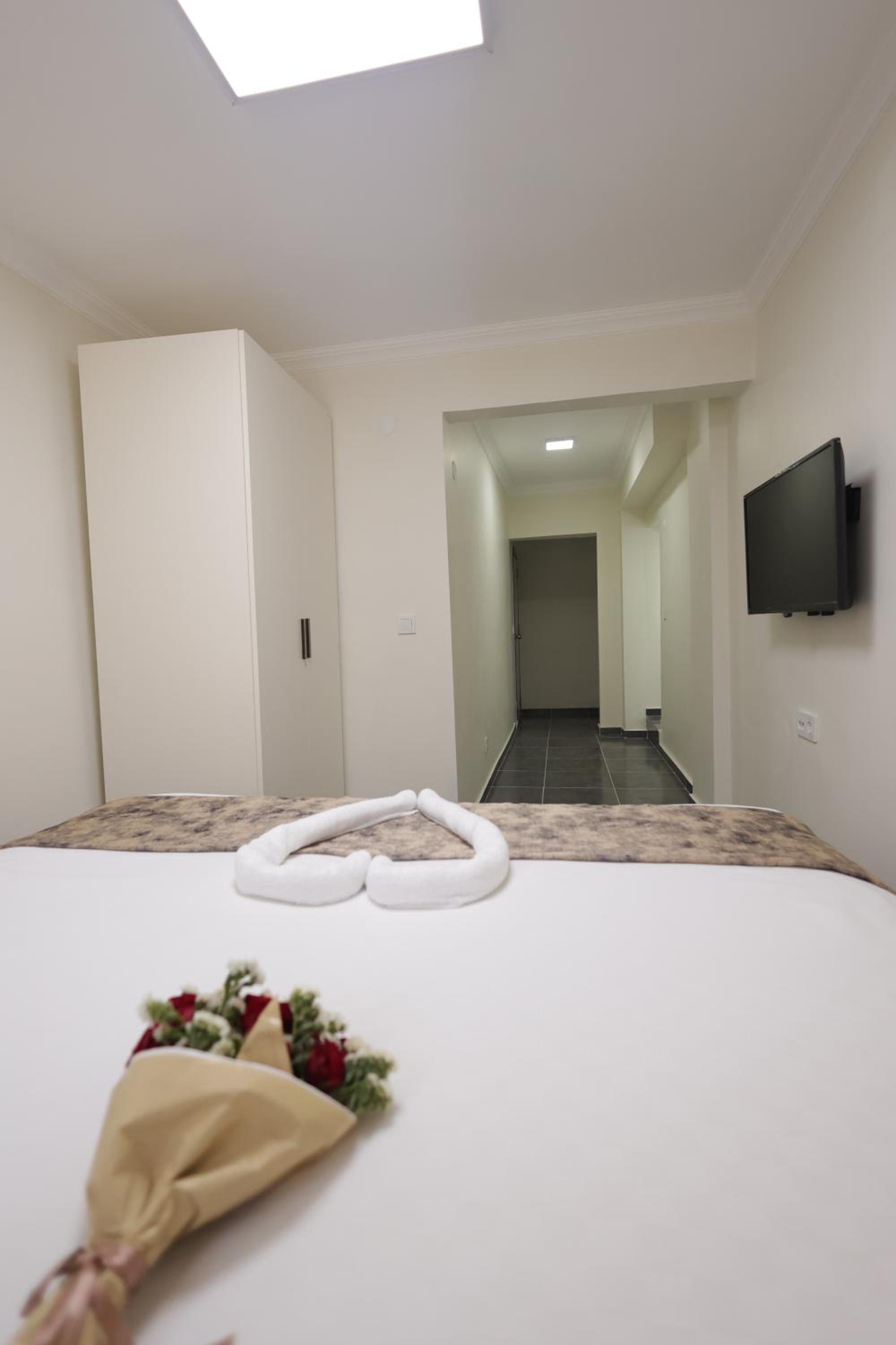 Bonita Apart - Image 10