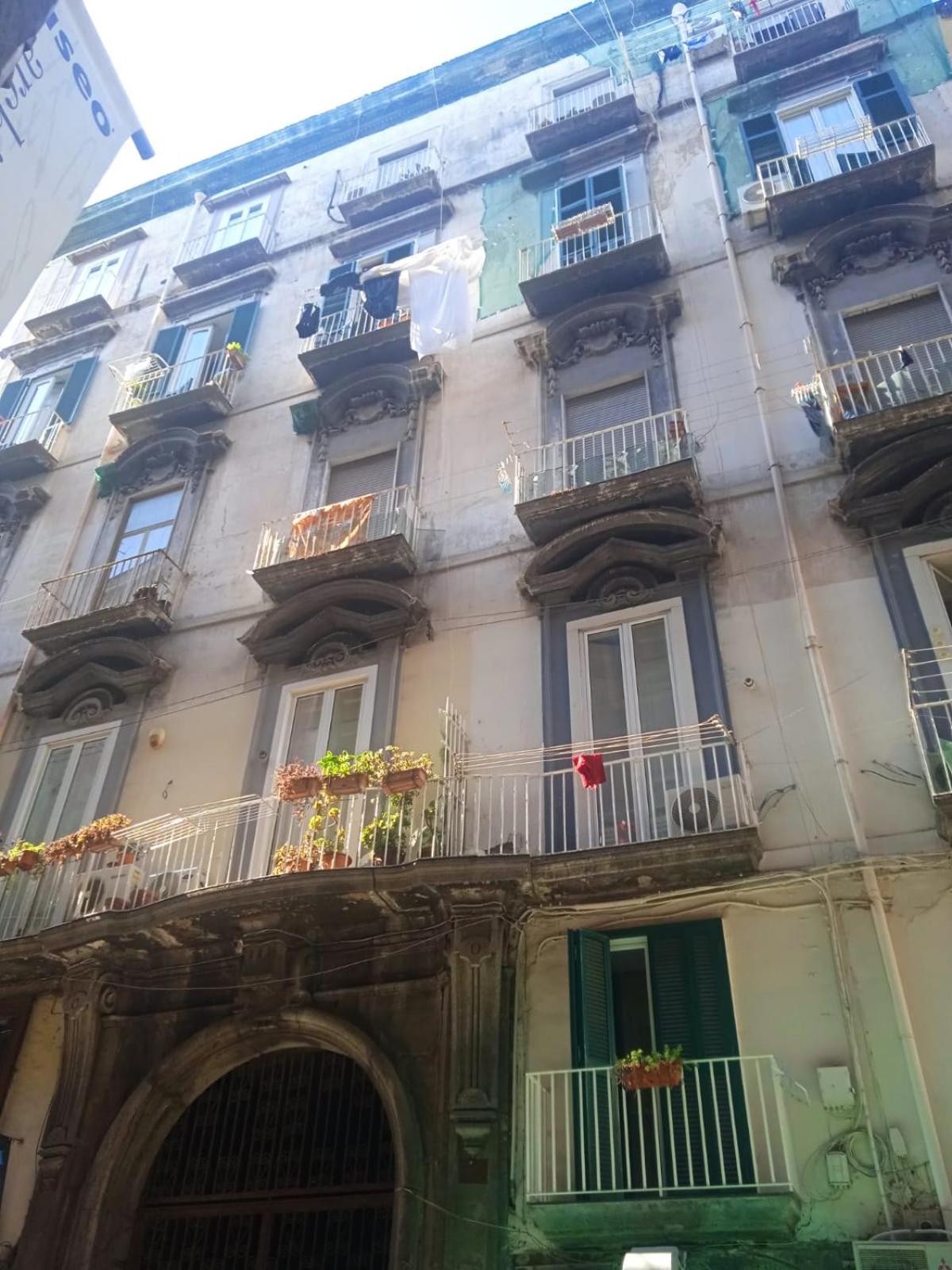 Tribunali street house