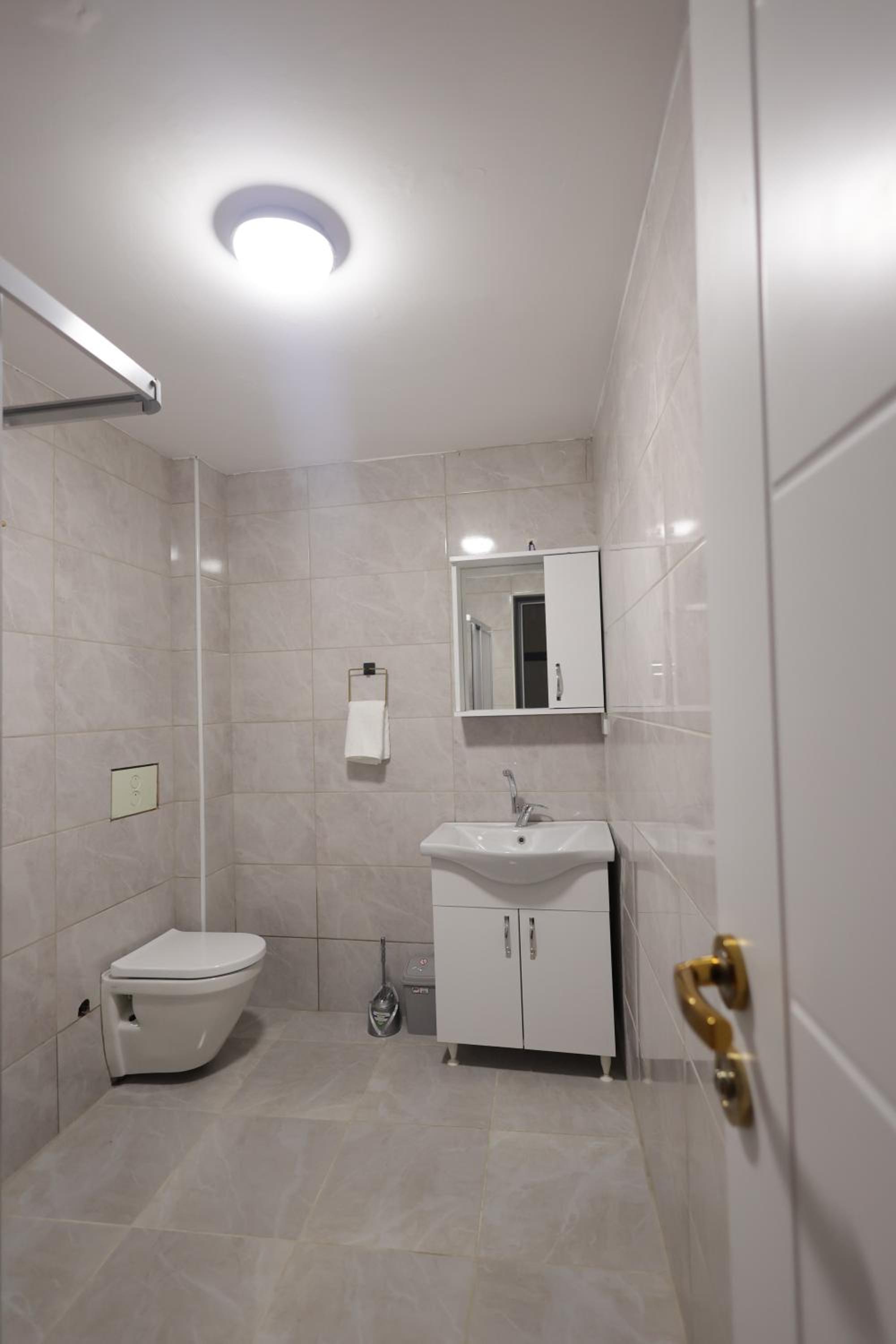 Bonita Apart - Image 12