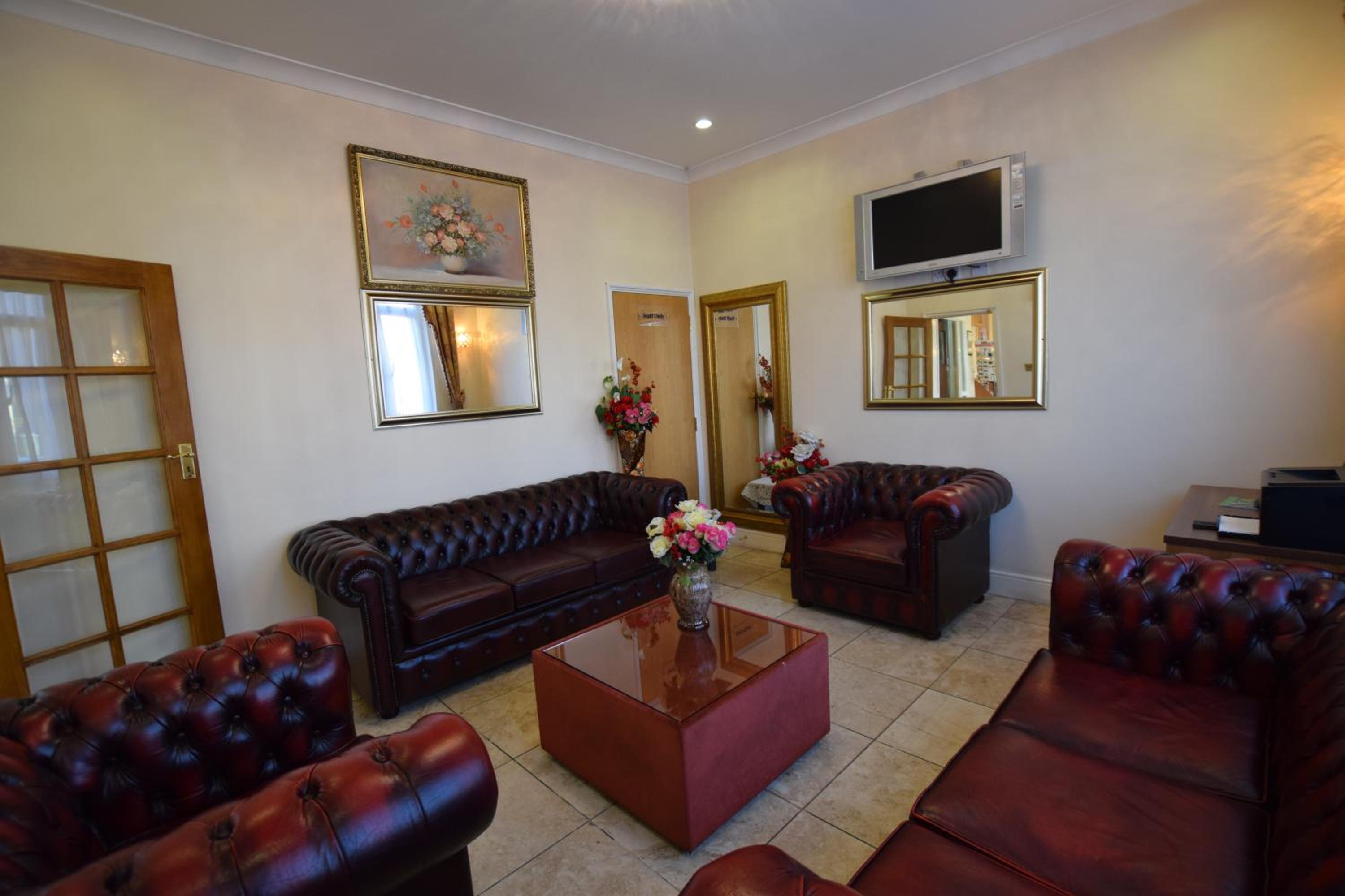 Ilford Vacations - Cranbrook Hotel - Property Image 11