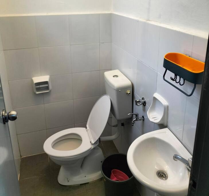 IRIS 55 Corner Lot House Malay Only With Wi-Fi