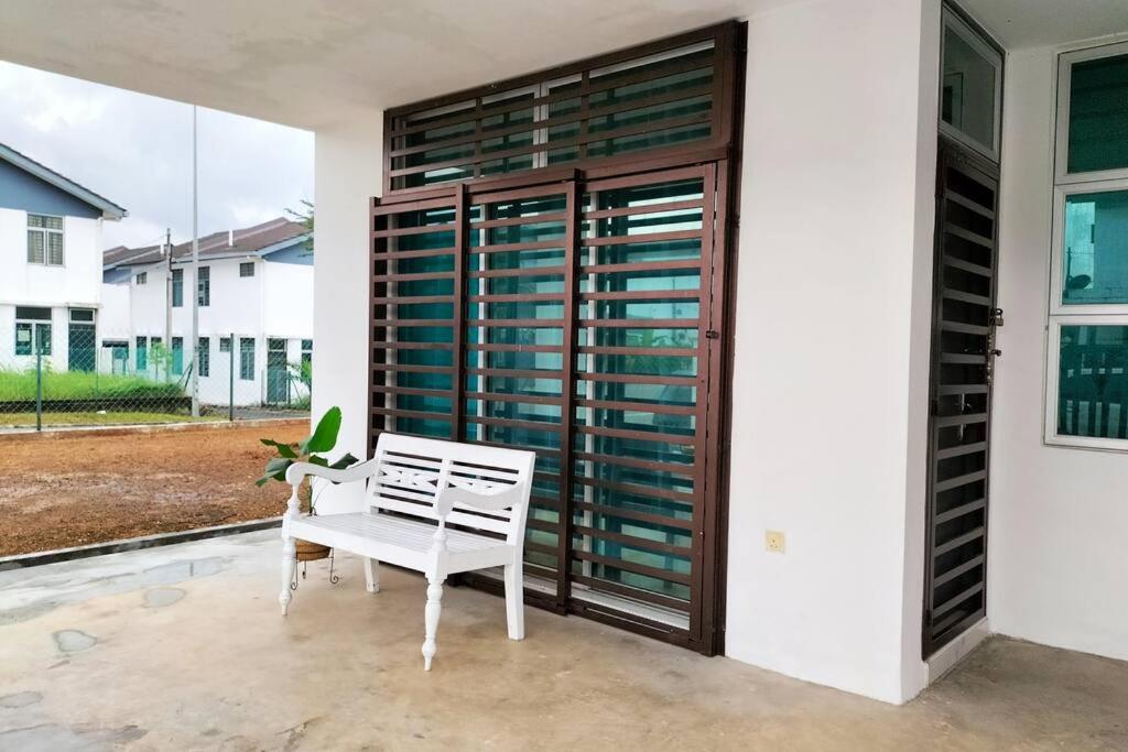 IRIS 55 Corner Lot House Malay Only With Wi-Fi
