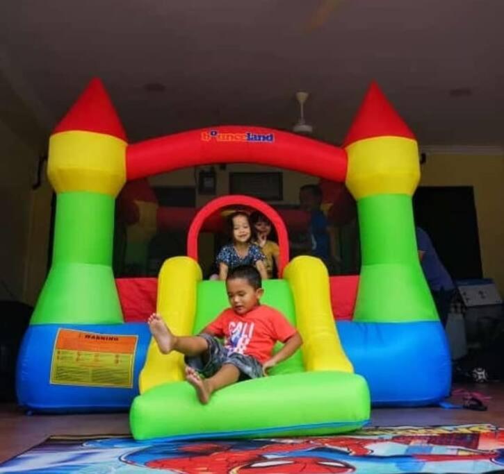 IRIS 55 Corner Lot House Malay Only With Wi-Fi