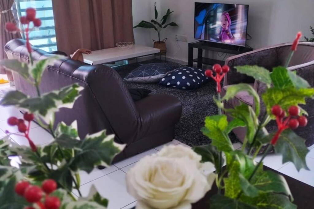 IRIS 55 Corner Lot House Malay Only With Wi-Fi