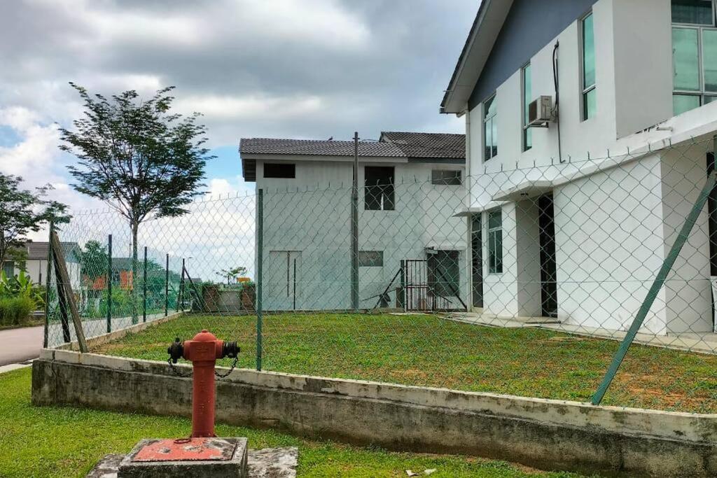 IRIS 55 Corner Lot House Malay Only With Wi-Fi
