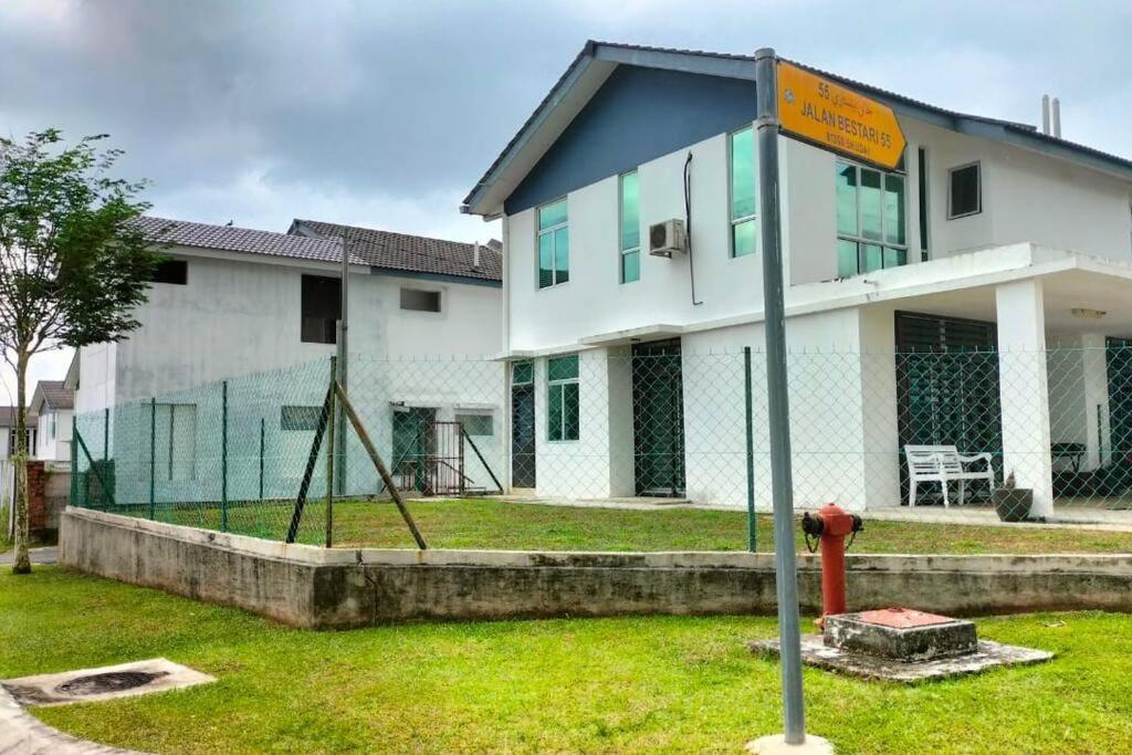 IRIS 55 Corner Lot House Malay Only With Wi-Fi