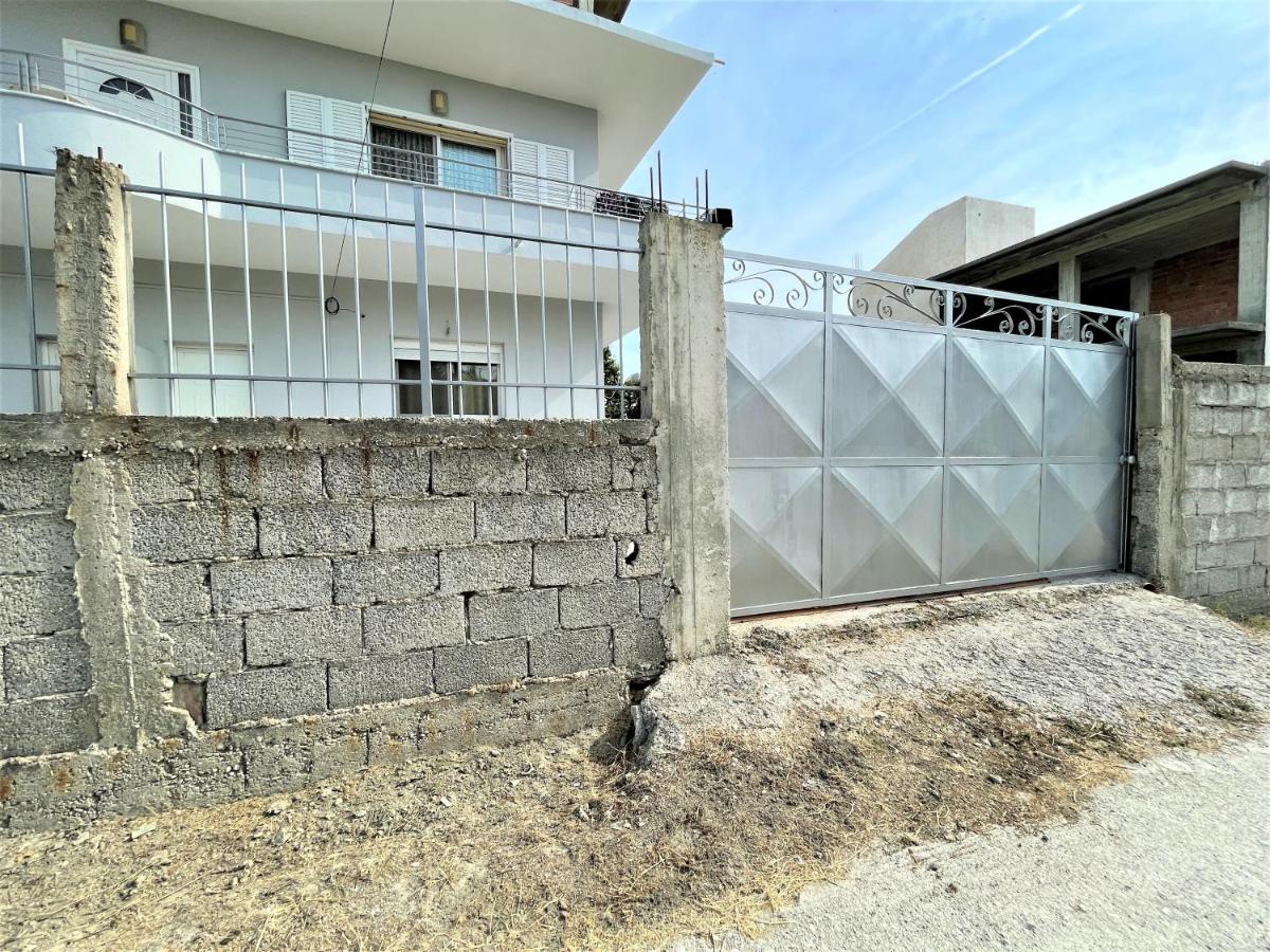 Villa Iremia Apartments