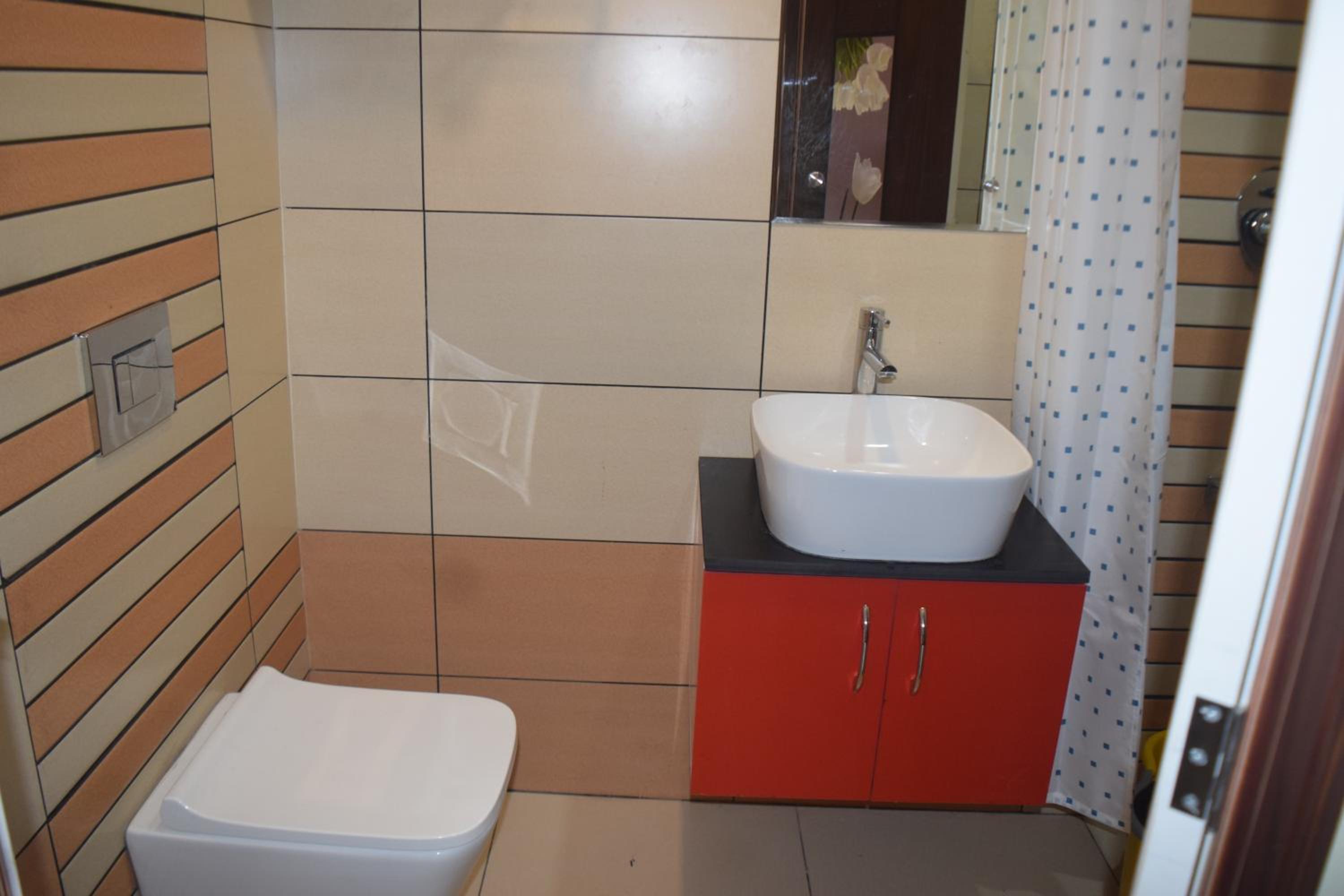 Golden Peak Estate Homestay