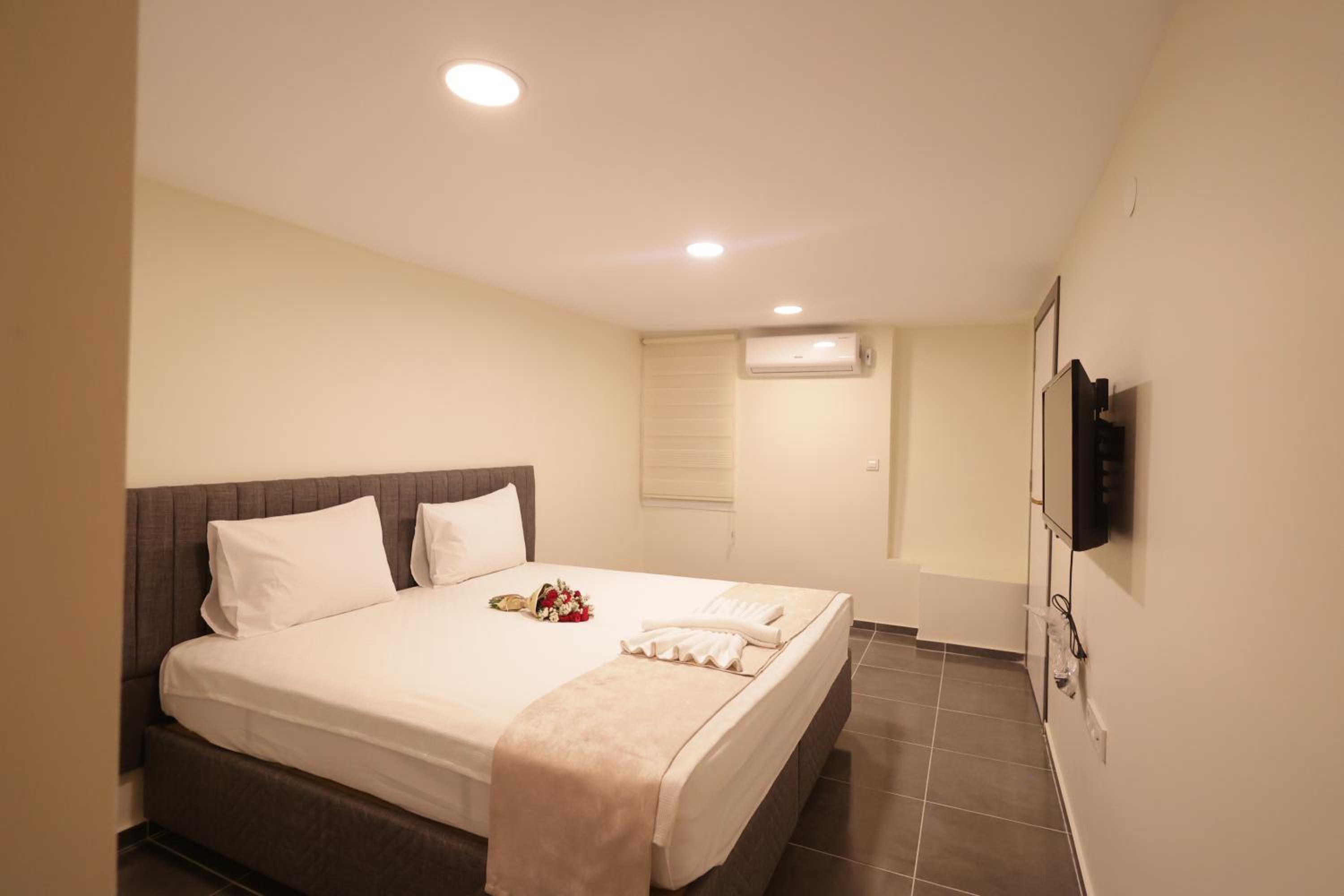 Bonita Apart - Image 17