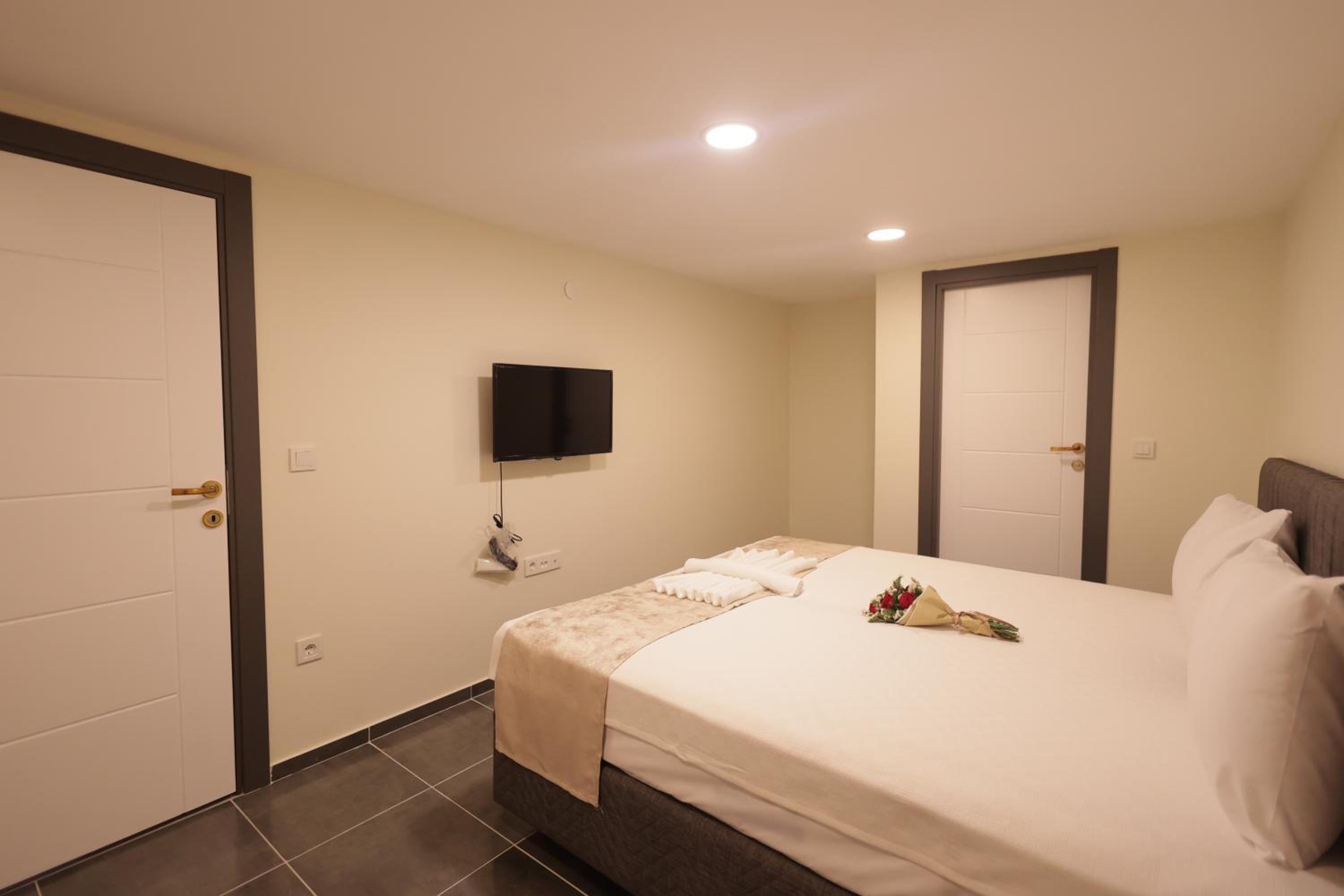 Bonita Apart - Image 19