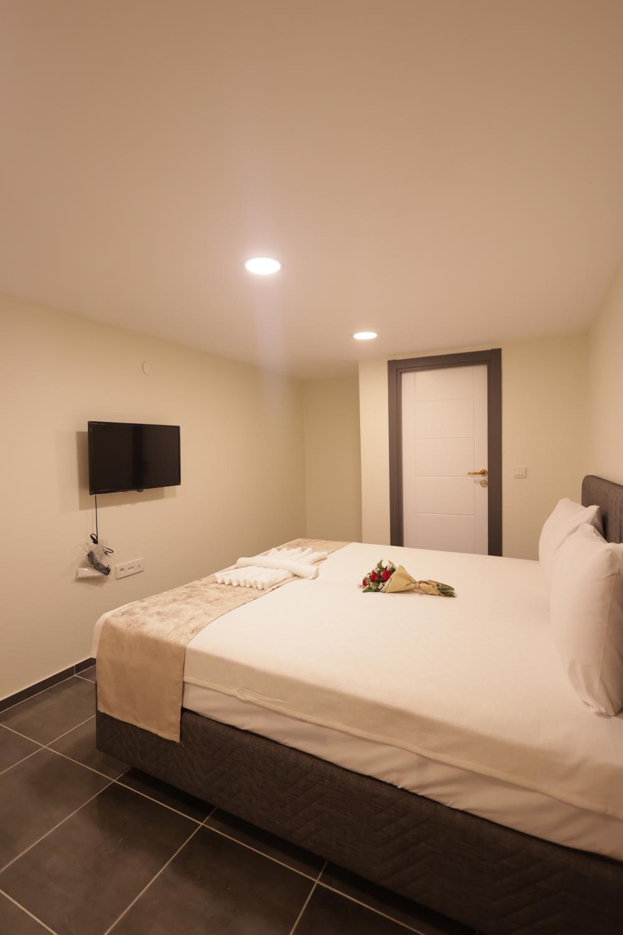 Bonita Apart - Image 20