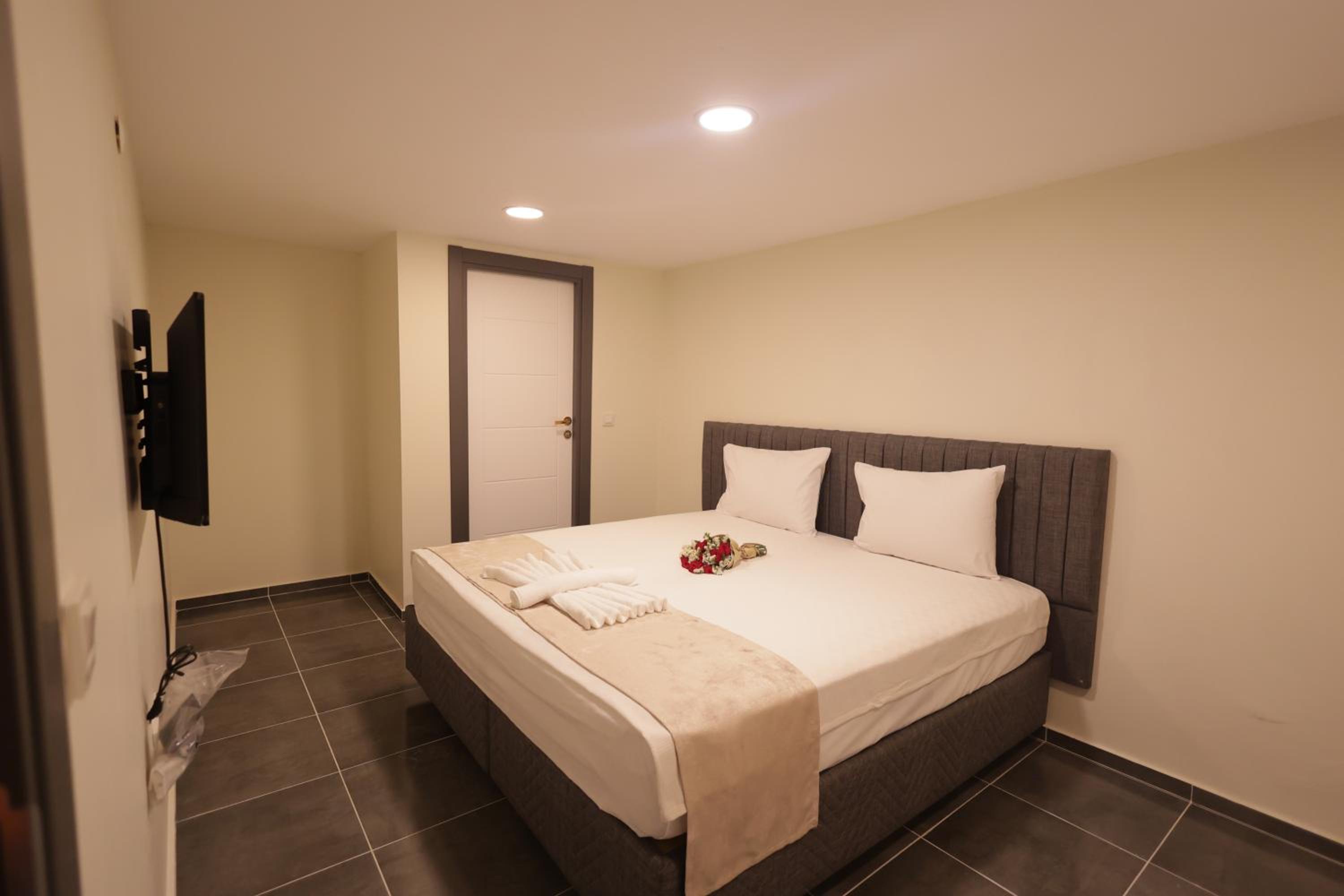 Bonita Apart - Image 21