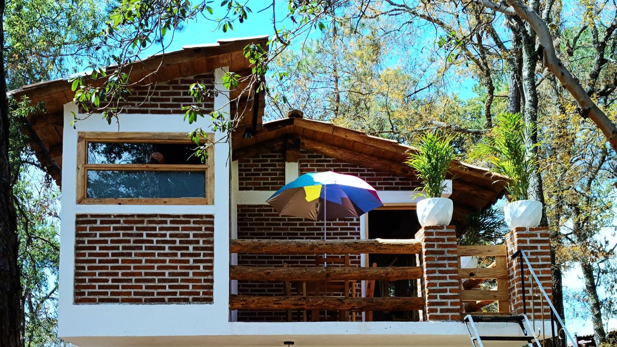 Cabaña para pareja en el bosque IA