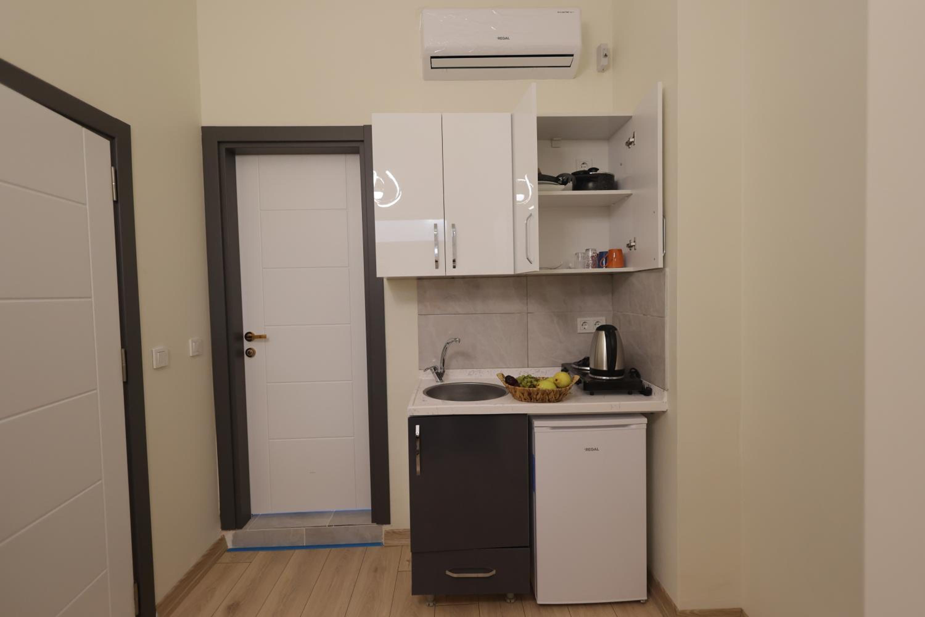 Bonita Apart - Image 23