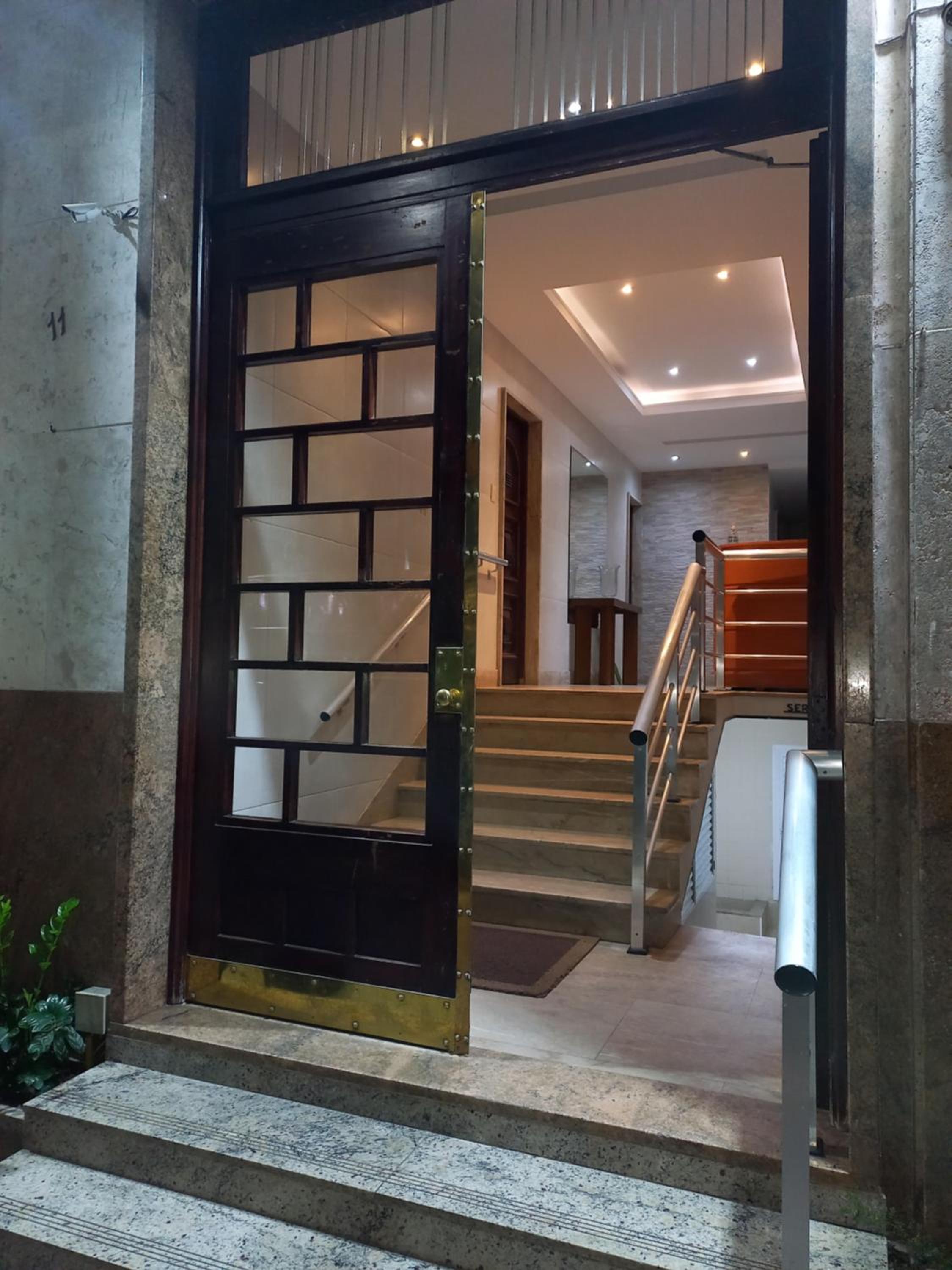 EXCLUSIVO 100m Praia Copacabana - 2qts - Varanda - Hidro - Maison Copa Prime