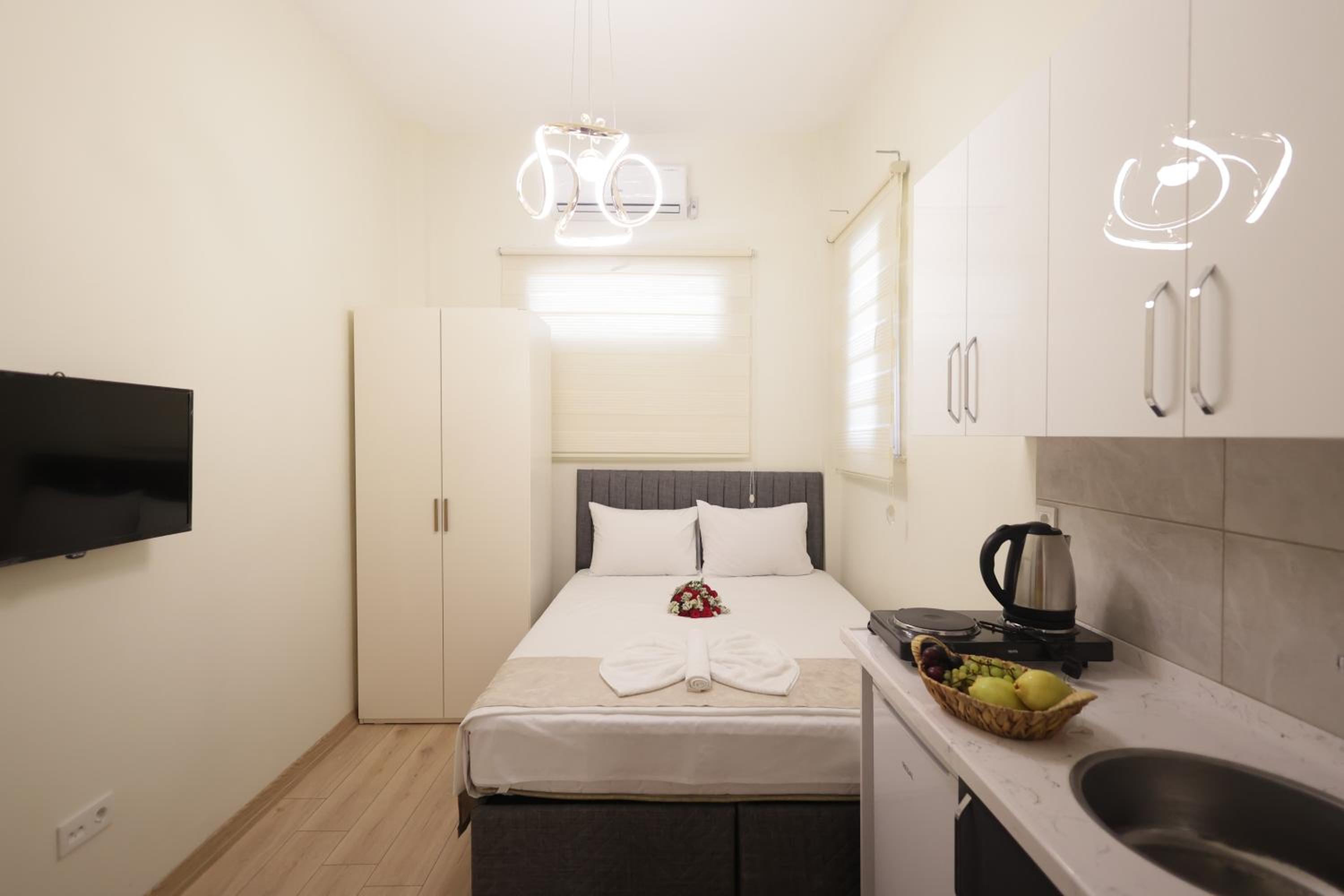 Bonita Apart - Image 27