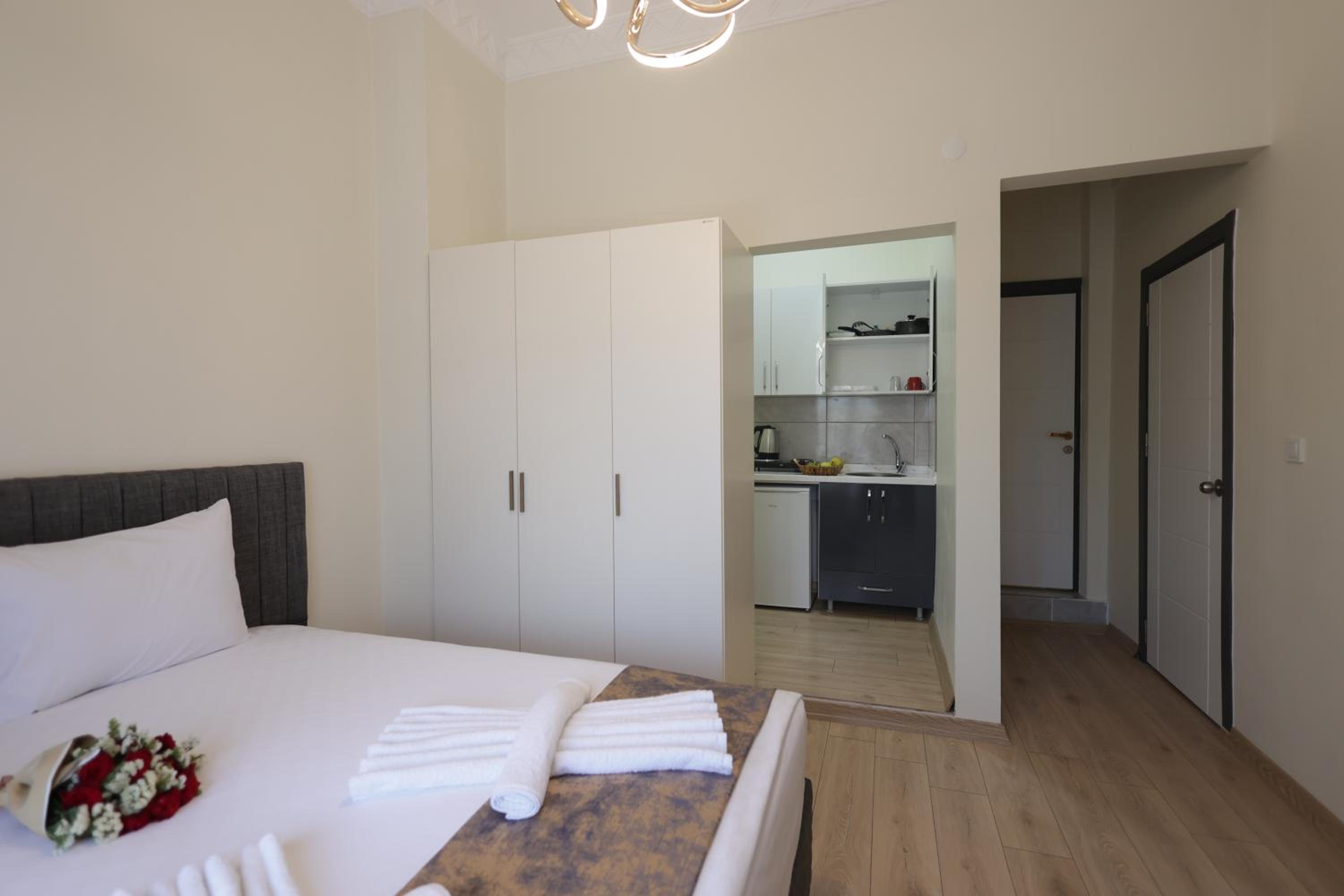 Bonita Apart - Image 30