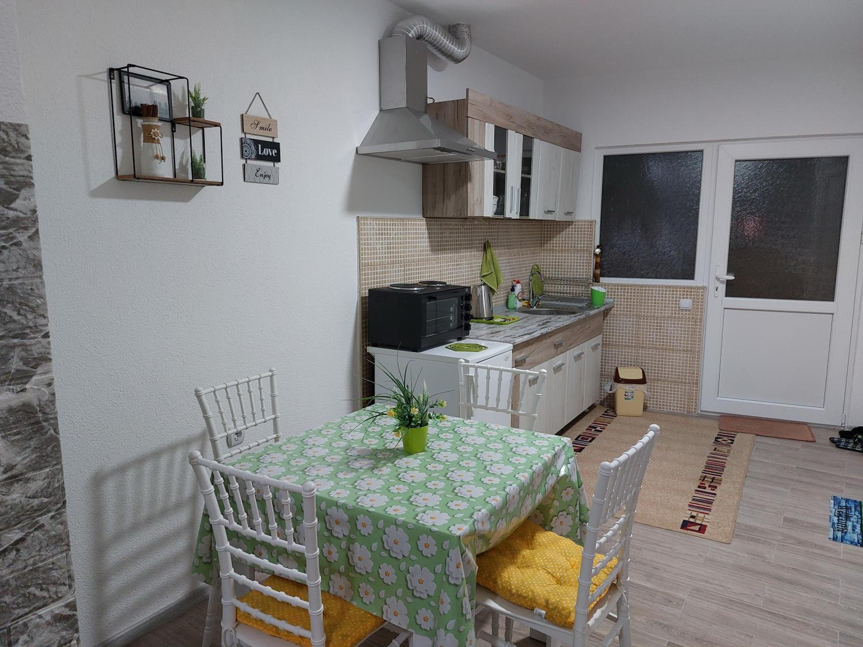 Photo 6