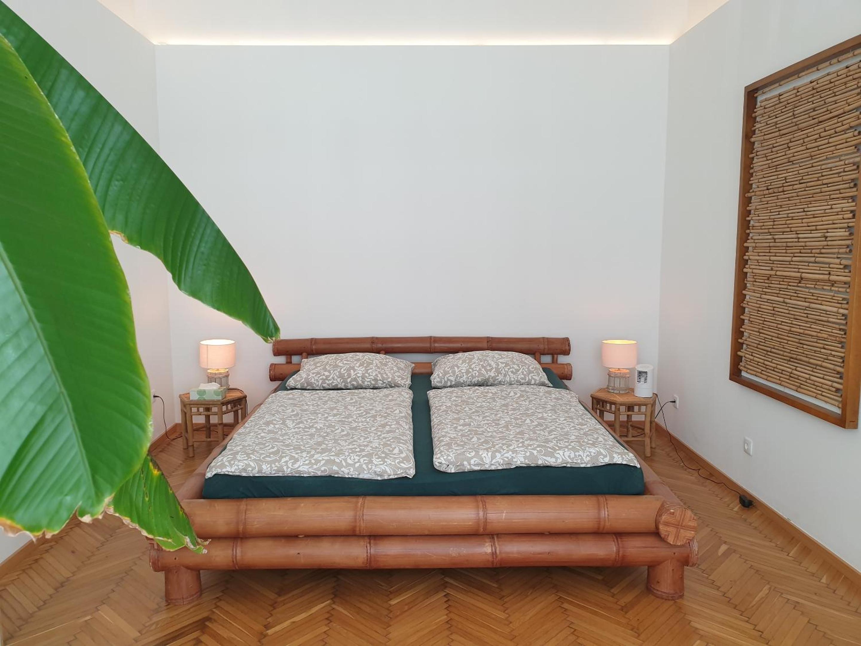 Sunny and spacious apartment near city centre