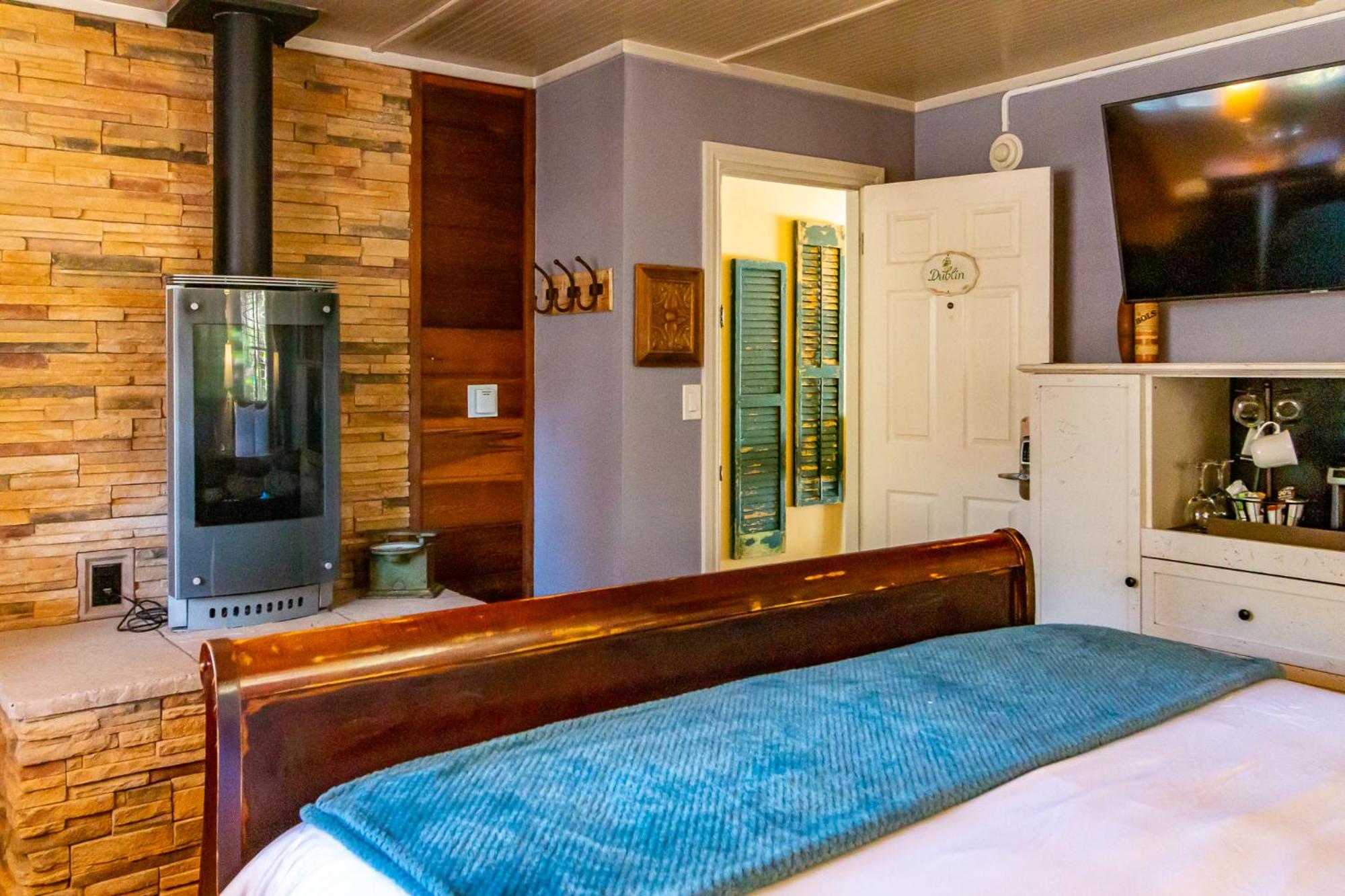 J Patrick Inn