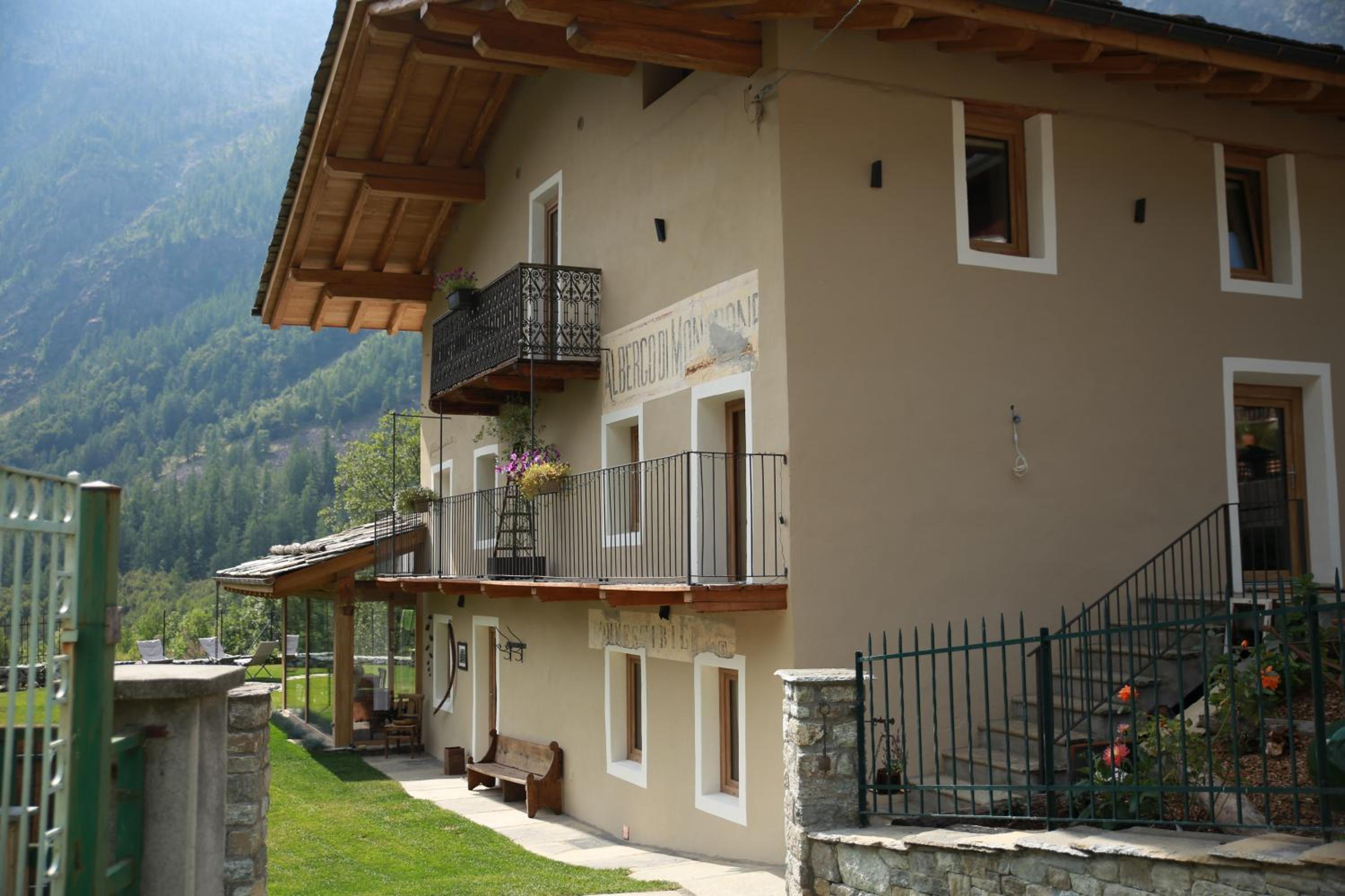 bnb Uja view 3