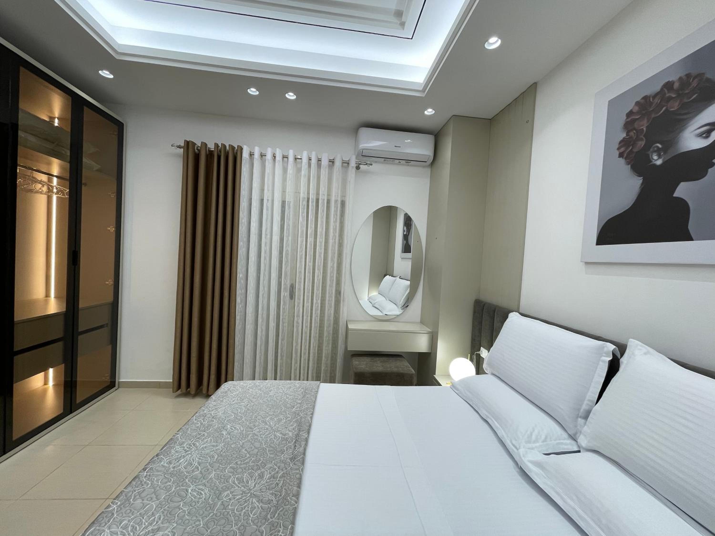 Domi Luxury beach view apartments in Saranda