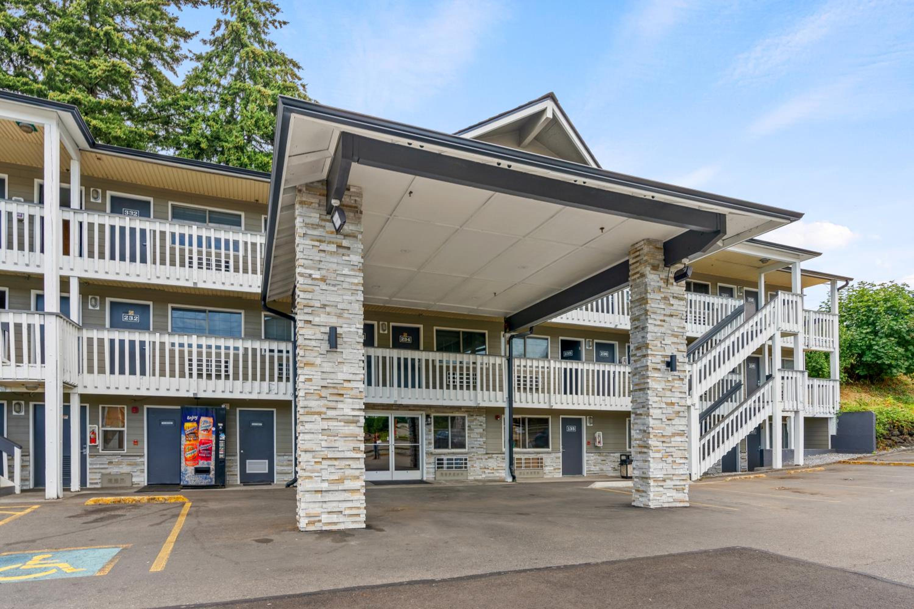 Basecamp Puyallup a Travelodge by Wyndham