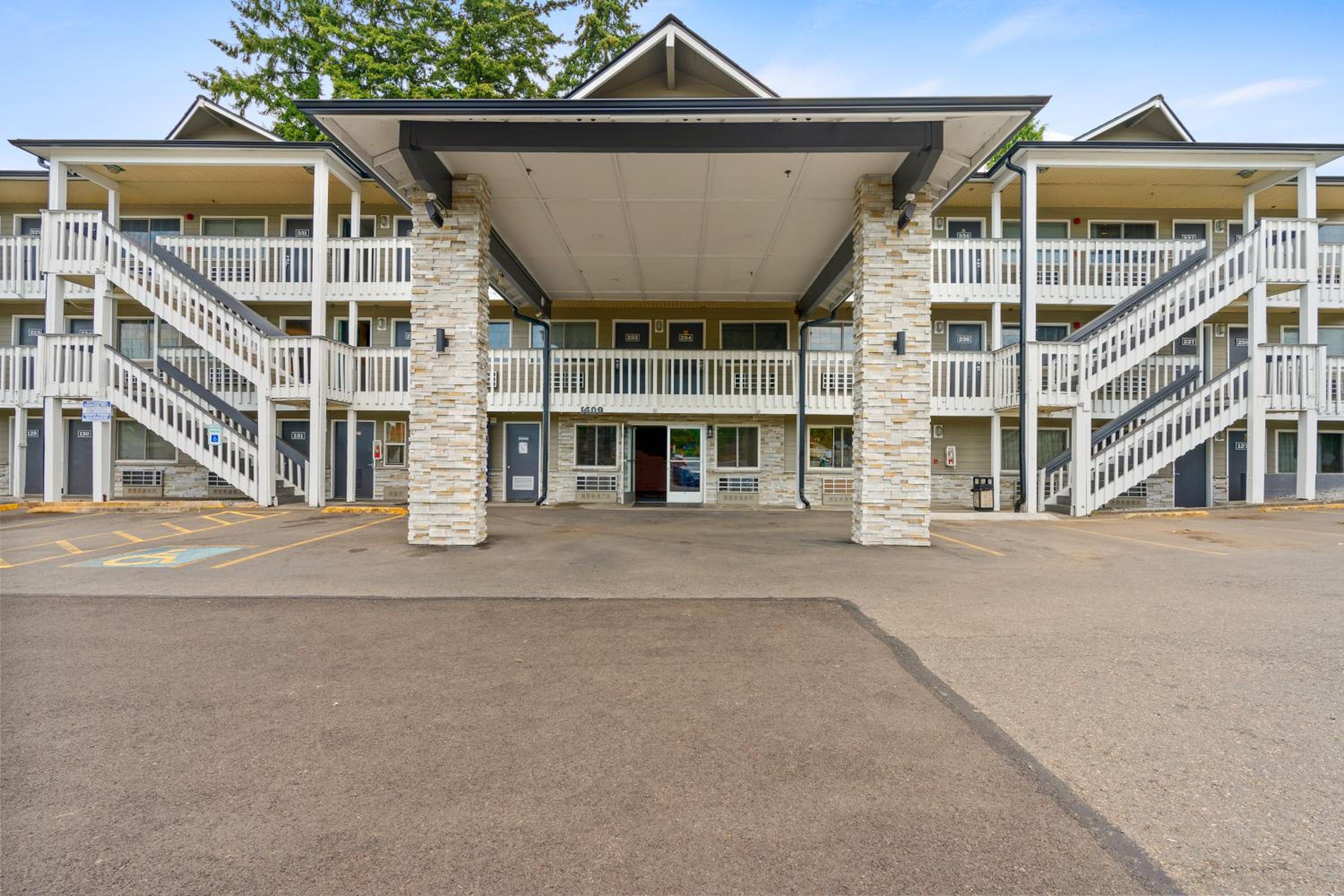 Basecamp Puyallup a Travelodge by Wyndham
