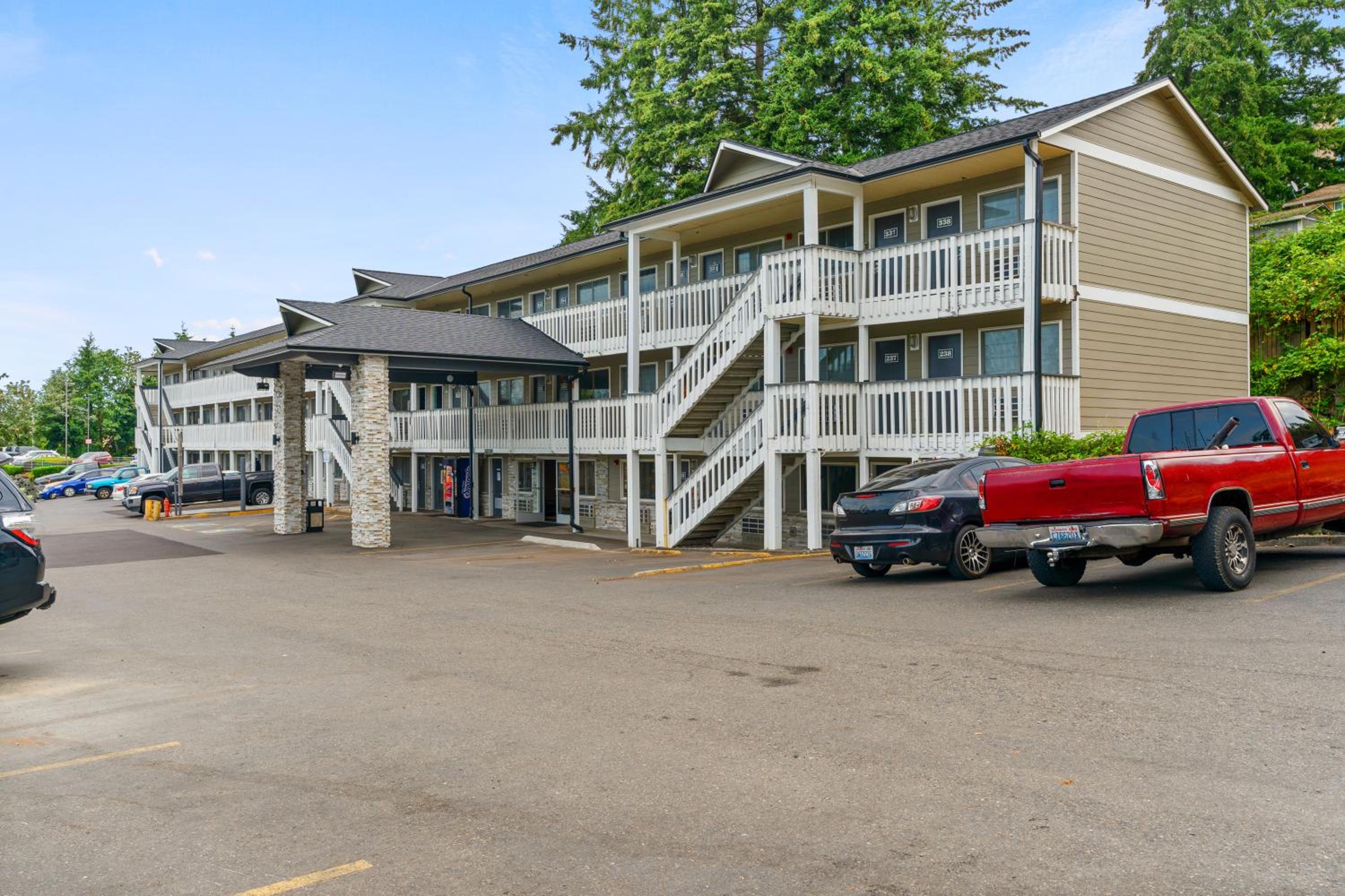Basecamp Puyallup a Travelodge by Wyndham