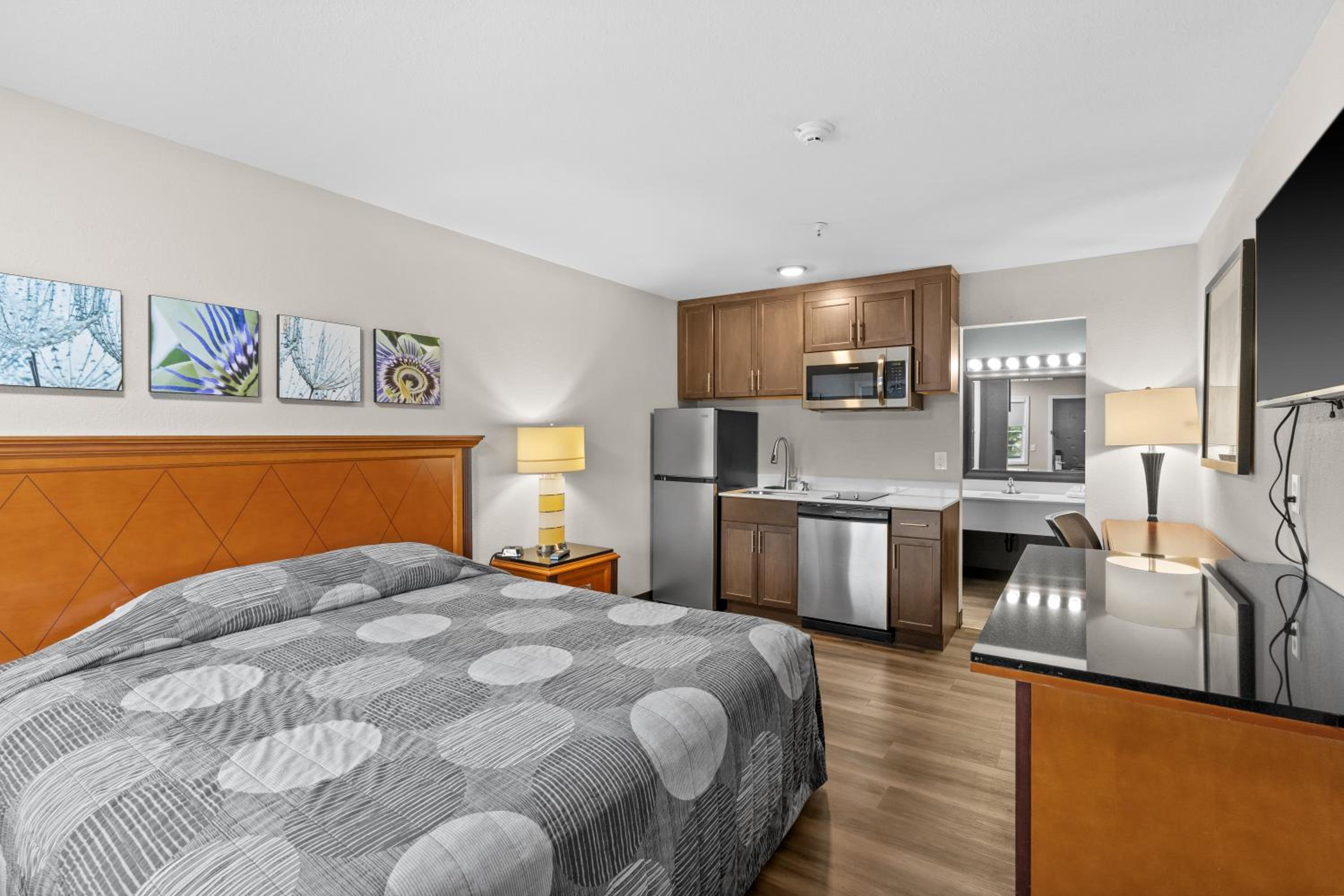 Basecamp Puyallup a Travelodge by Wyndham
