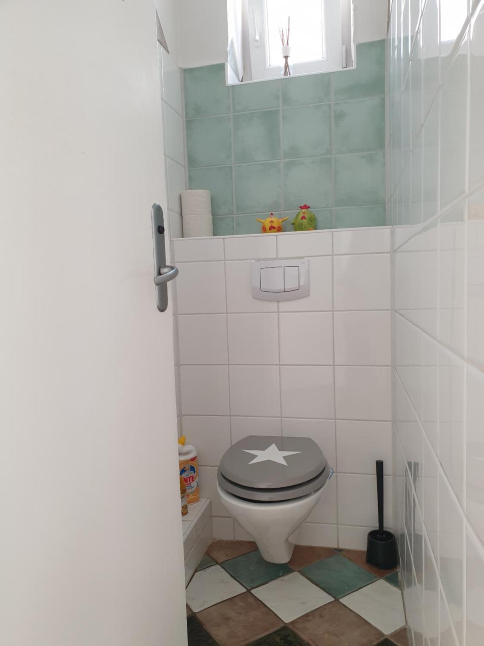 Sunny and spacious apartment near city centre
